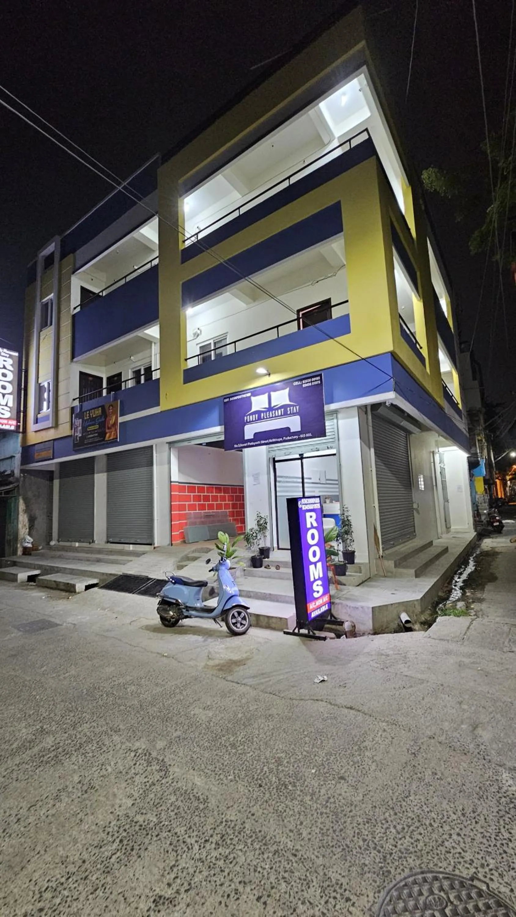 Pondy Pleasant Stay