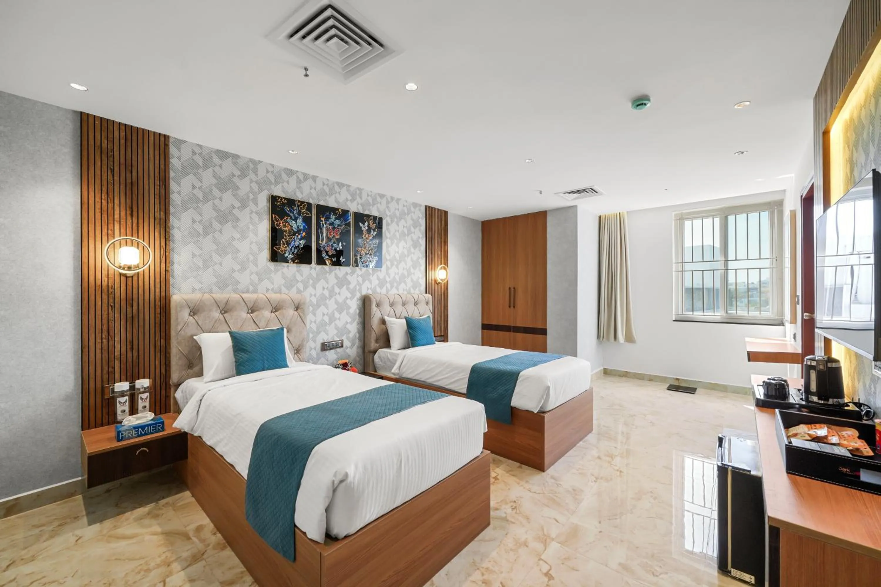 Floor plan, Bed in Hotel Grand Kasturi