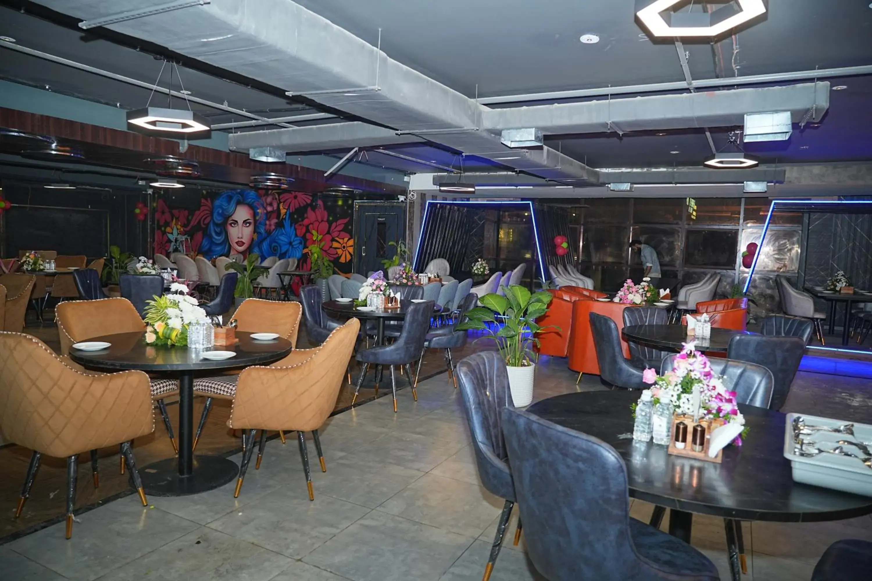 Restaurant/places to eat in Hotel Grand Kasturi Restaurant/places to eat in Hotel Grand Kasturi