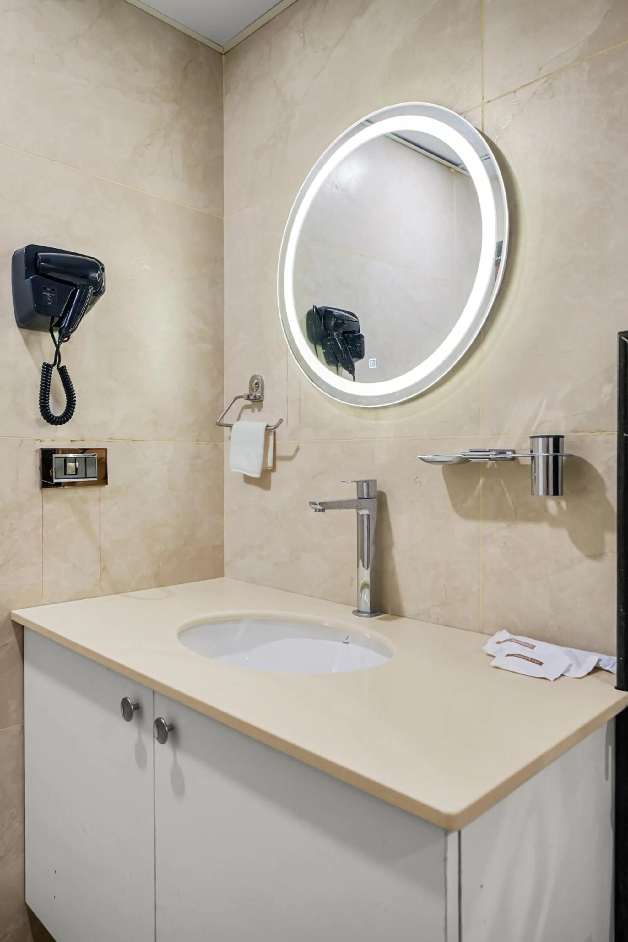 Bathroom in Hotel Grand Kasturi