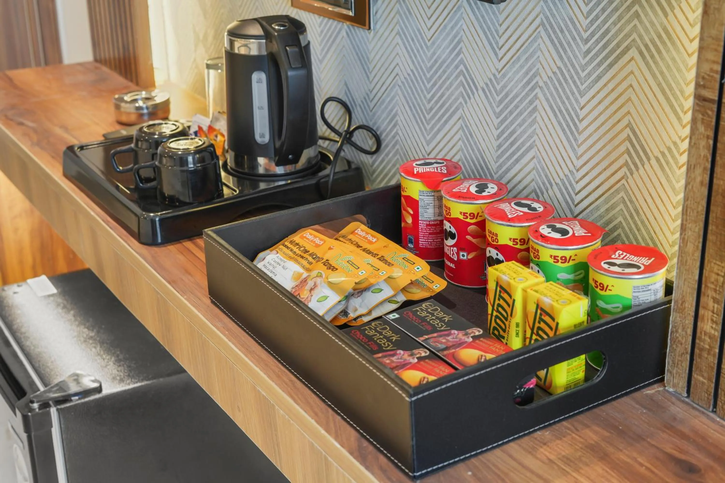 Coffee/tea facilities in Hotel Grand Kasturi