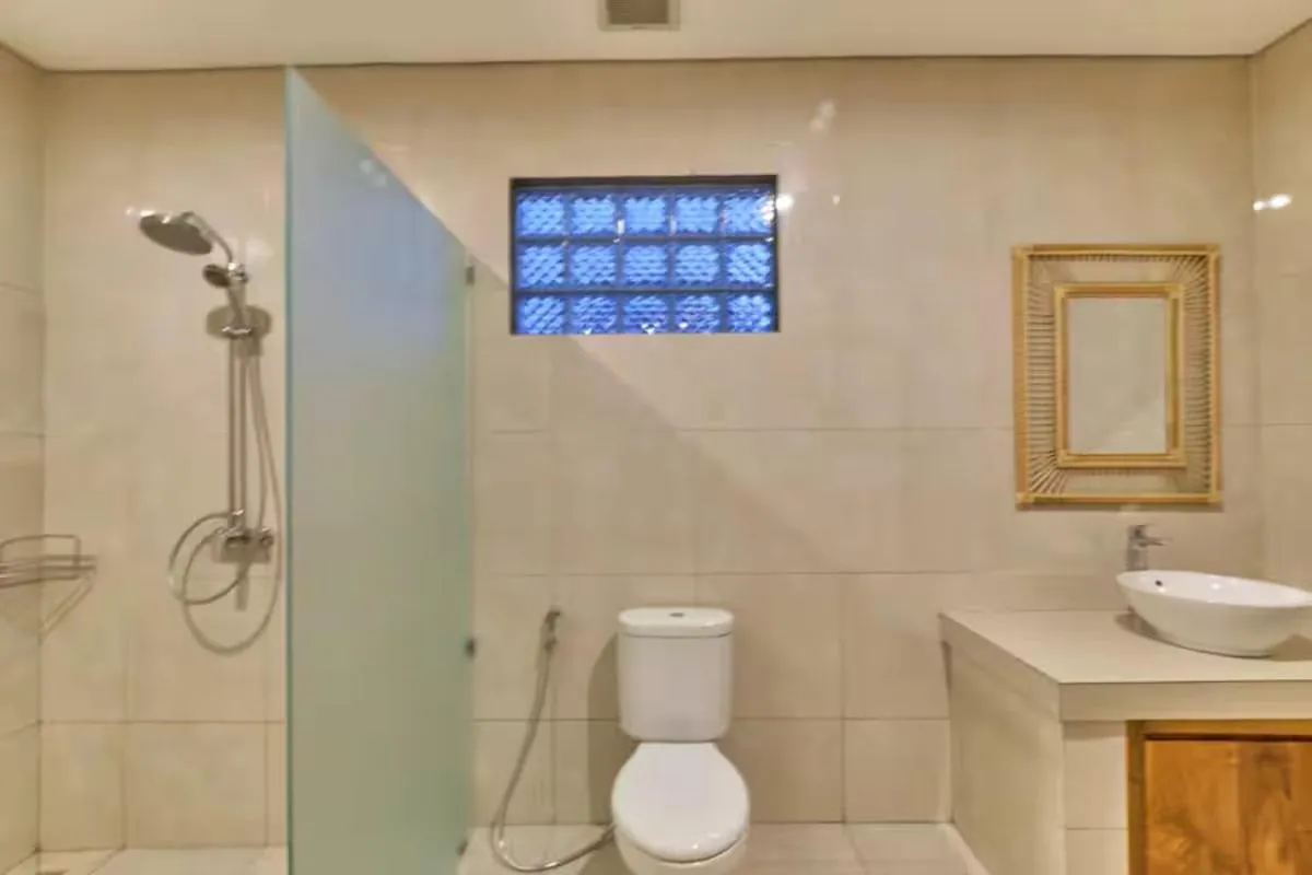 Shower in Long Lane Bali Villa