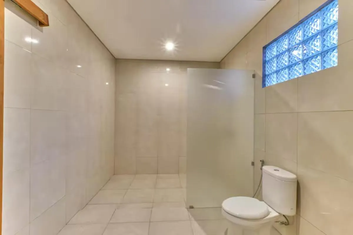 Toilet in Long Lane Bali Villa