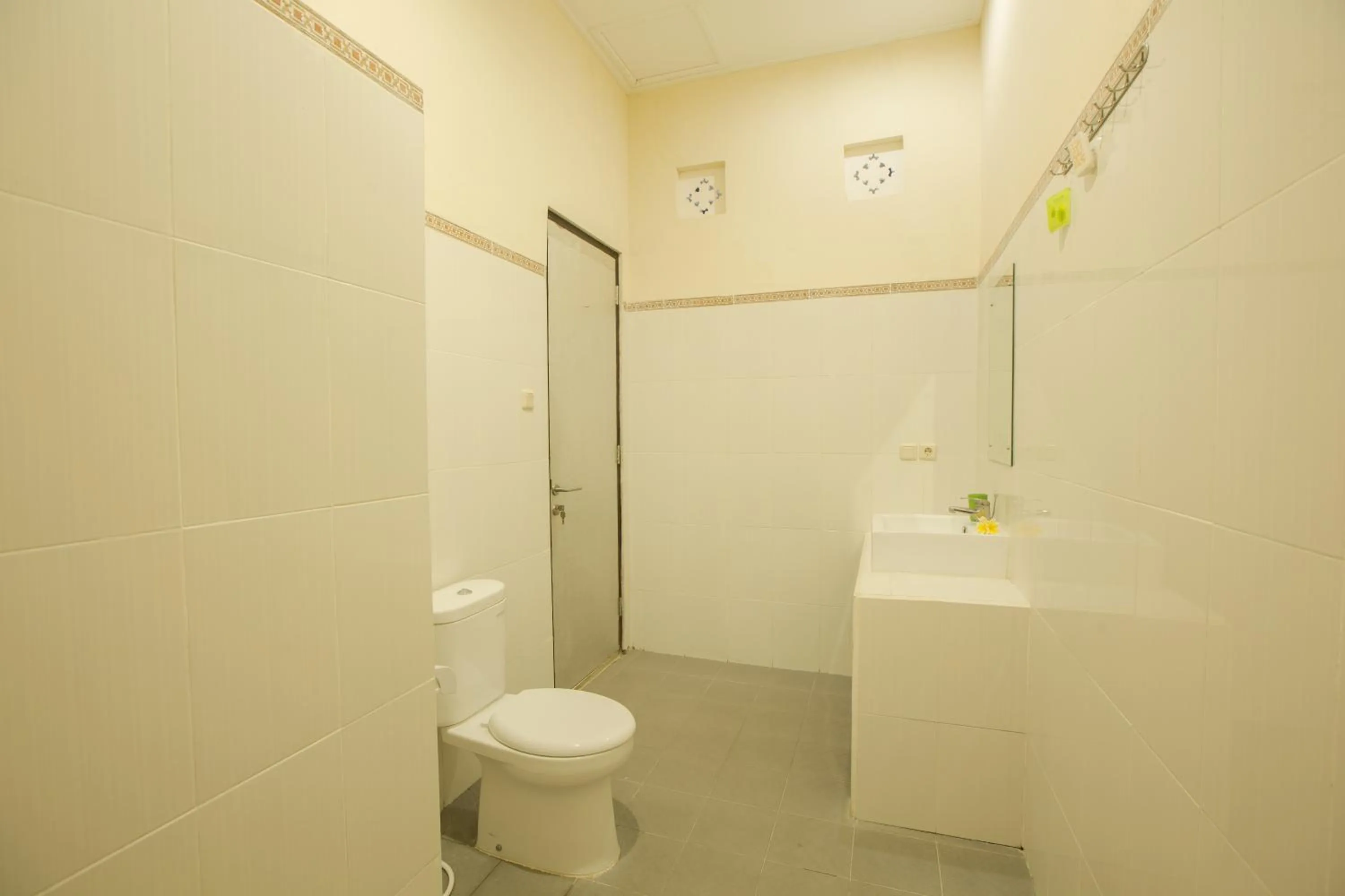 Bathroom in Wingsu Guest House