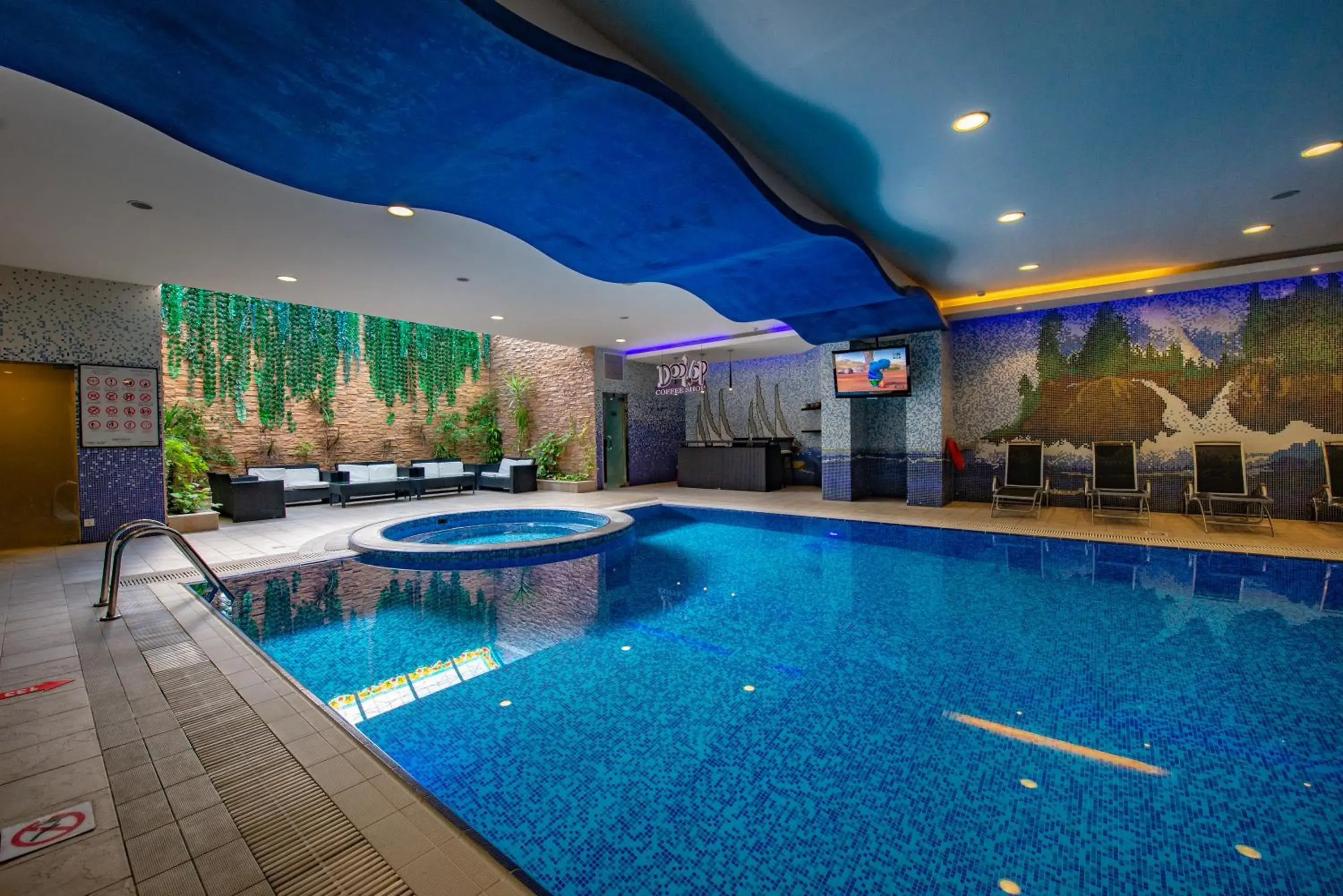 Swimming pool in Corp Al Khobar Corniche Hotel Swimming pool in Corp Al Khobar Corniche Hotel