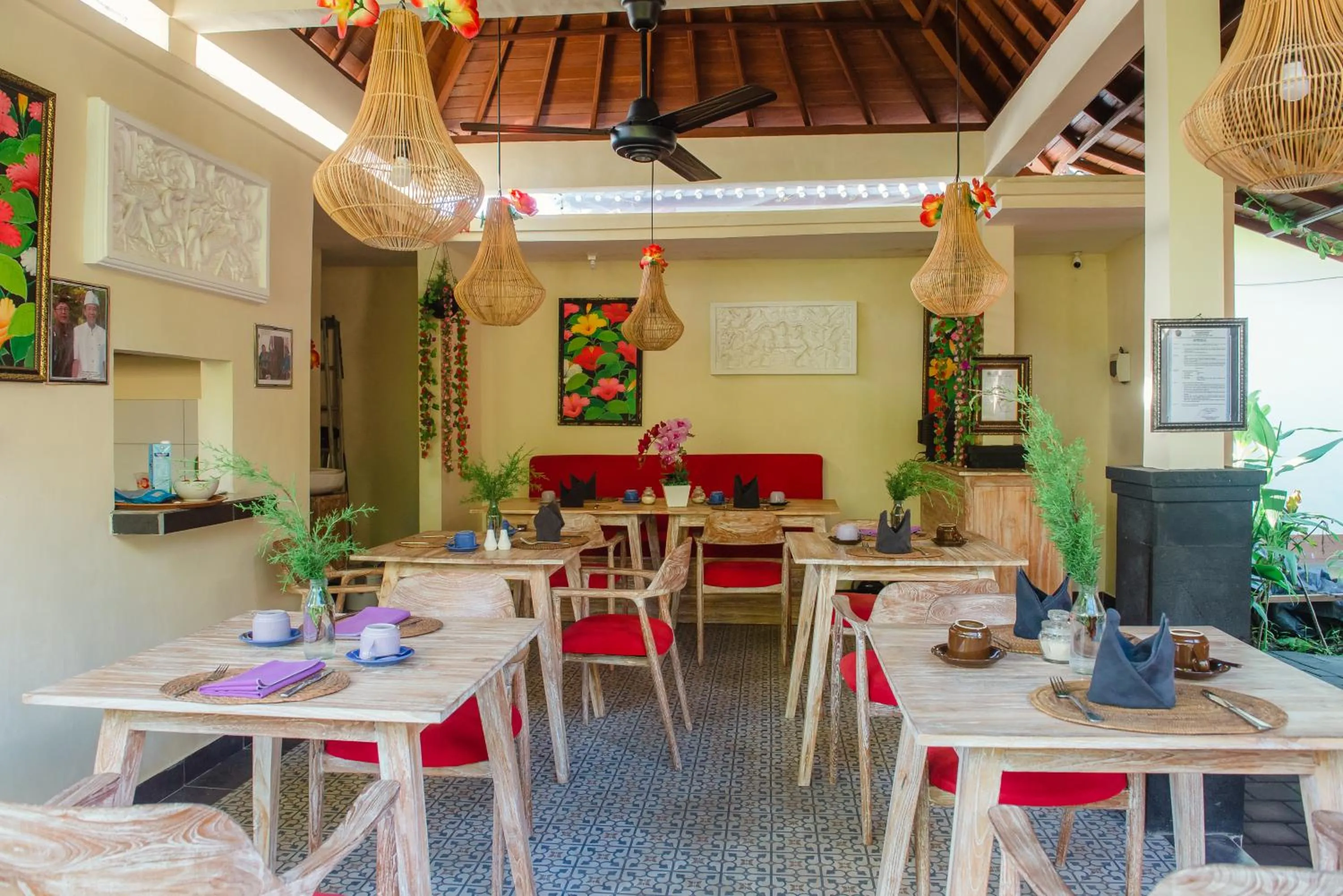 Ratna Villa