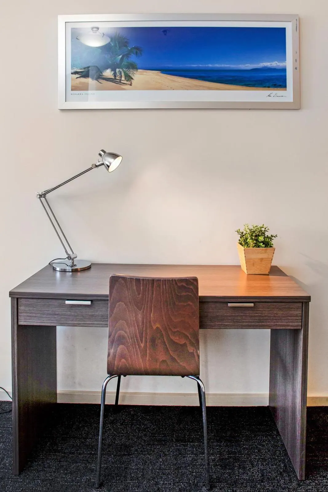 hair dresser in Hume Serviced Apartments