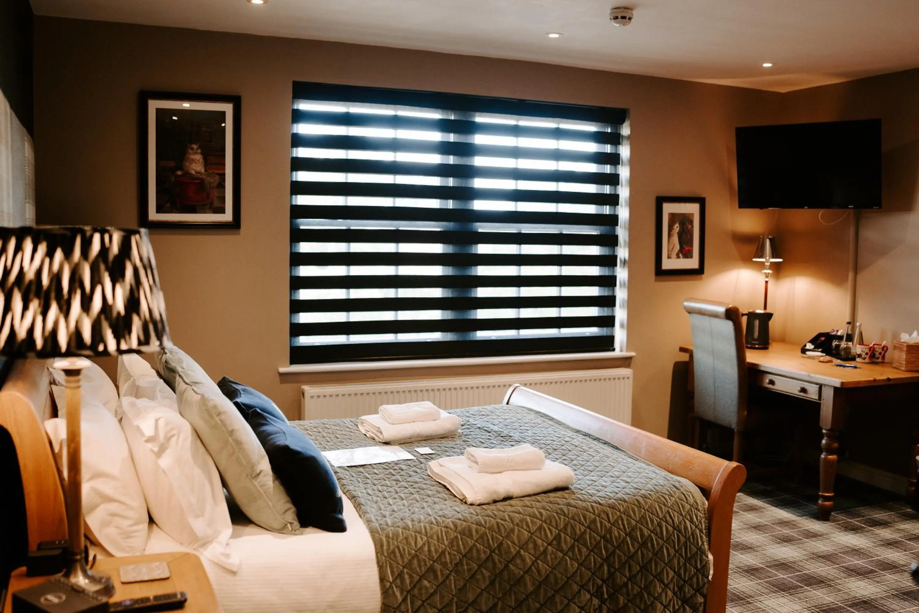 Bed in Blue Bell Country Inn