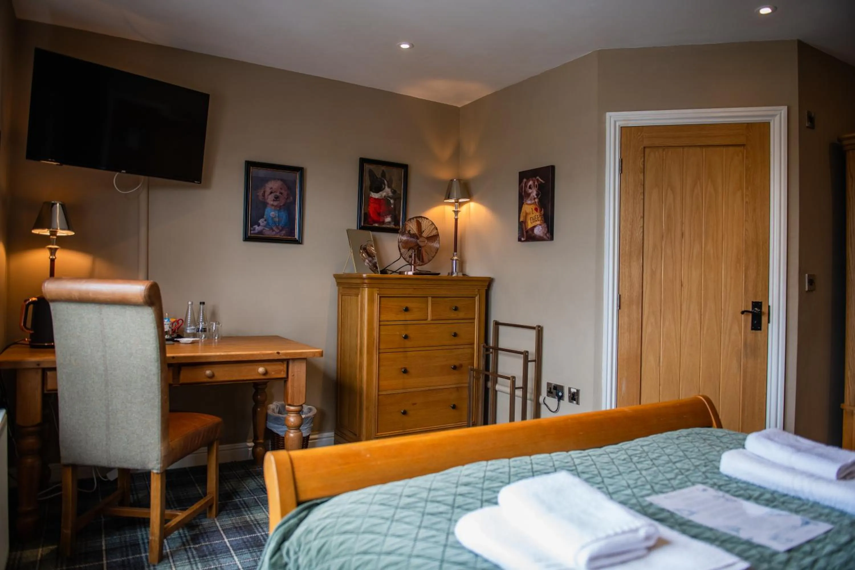 Bed in Blue Bell Country Inn