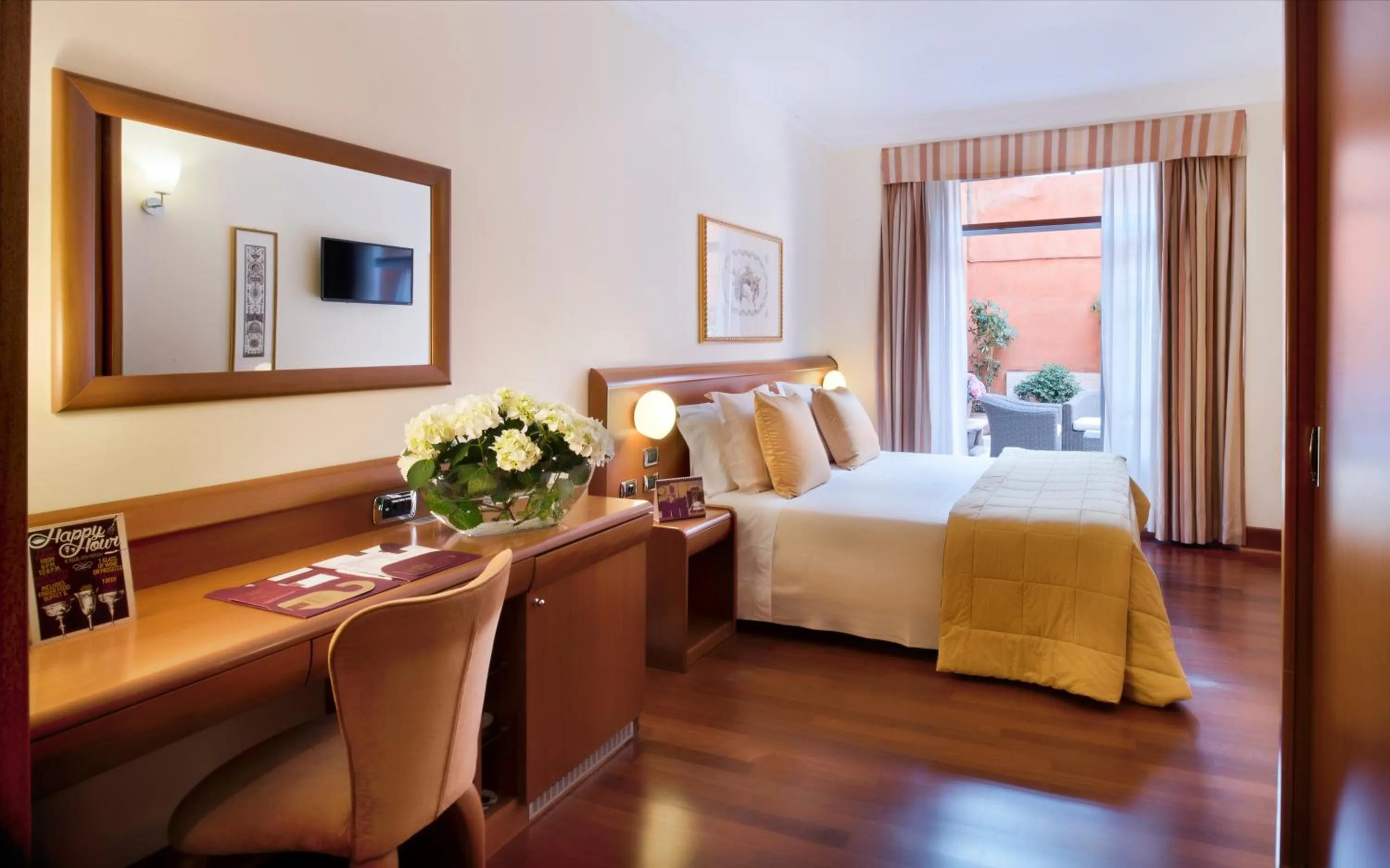 Photo of the whole room, Bed in Hotel Ponte Sisto