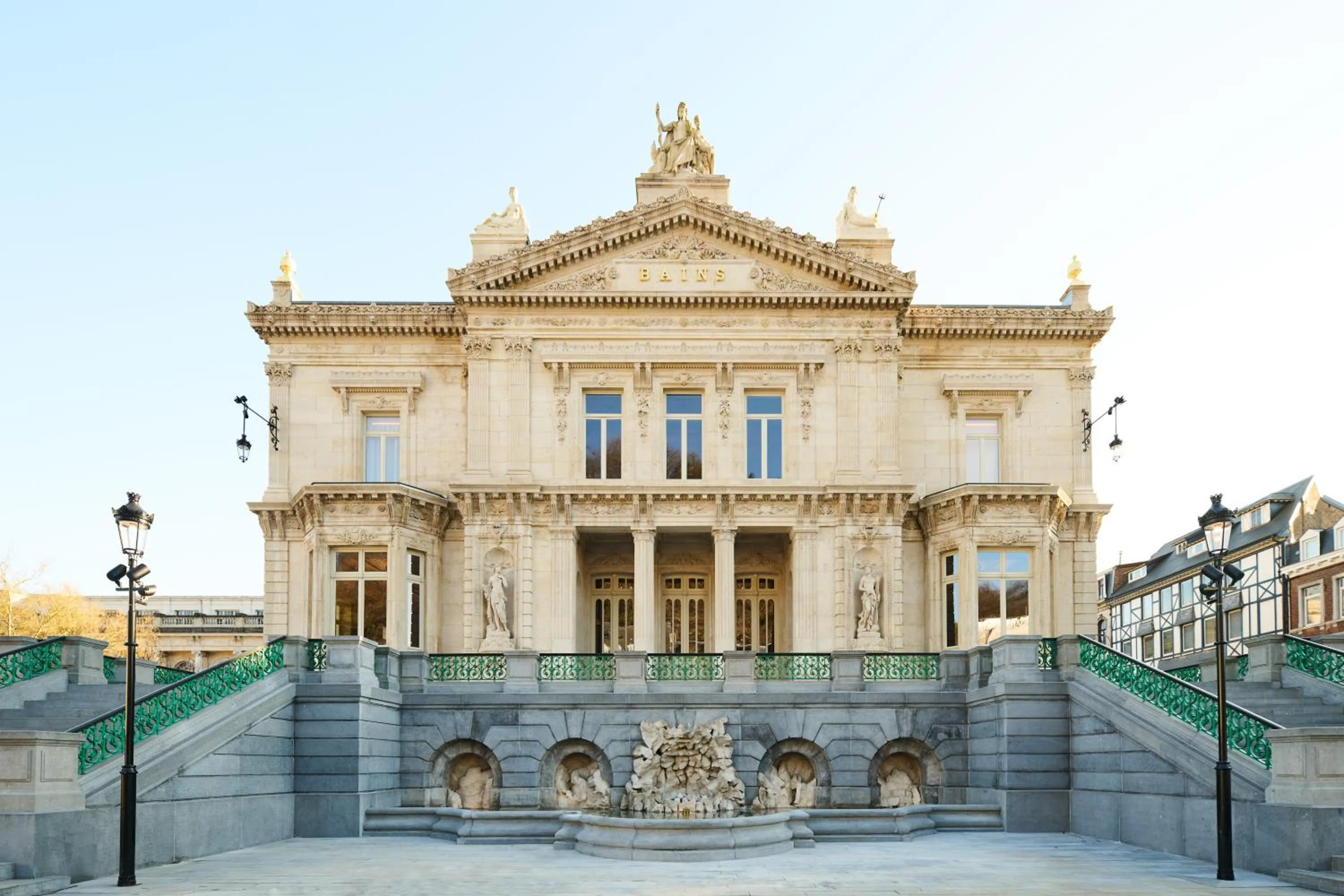 Property building in Les Bains de Spa