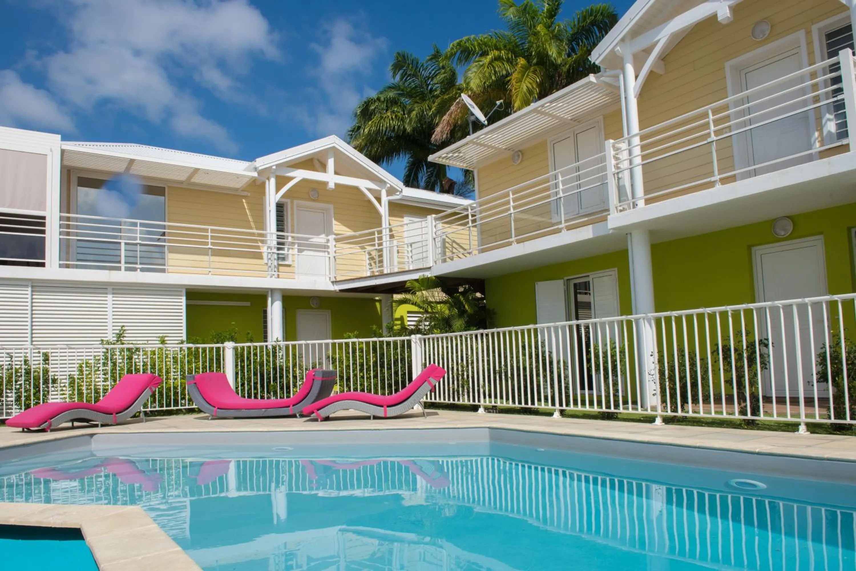 Facade/entrance in Majesty Palm Hôtel