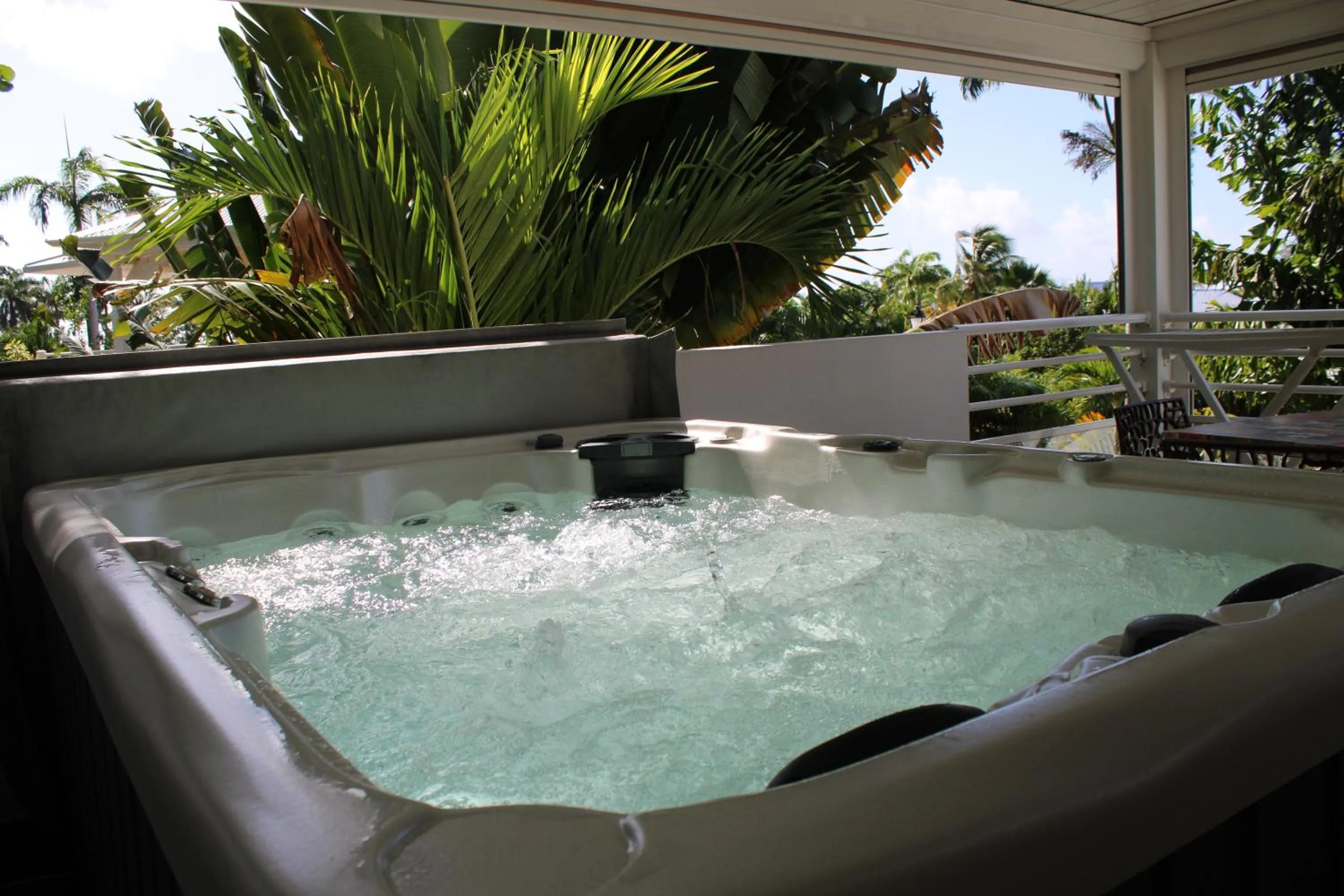 Hot Spring Bath in Majesty Palm Hôtel