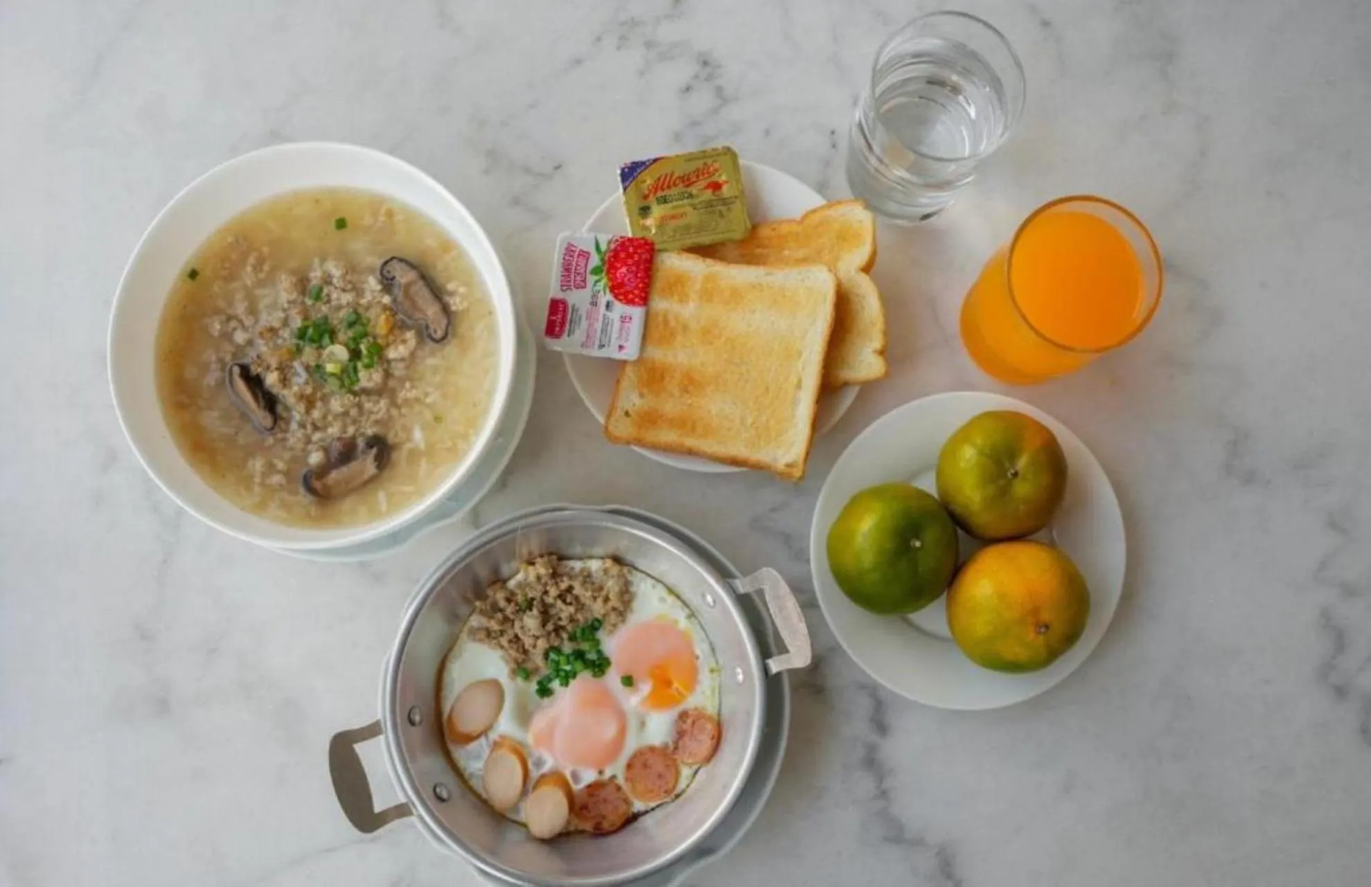 Breakfast in R2 Bed and Pool Kanchanaburi