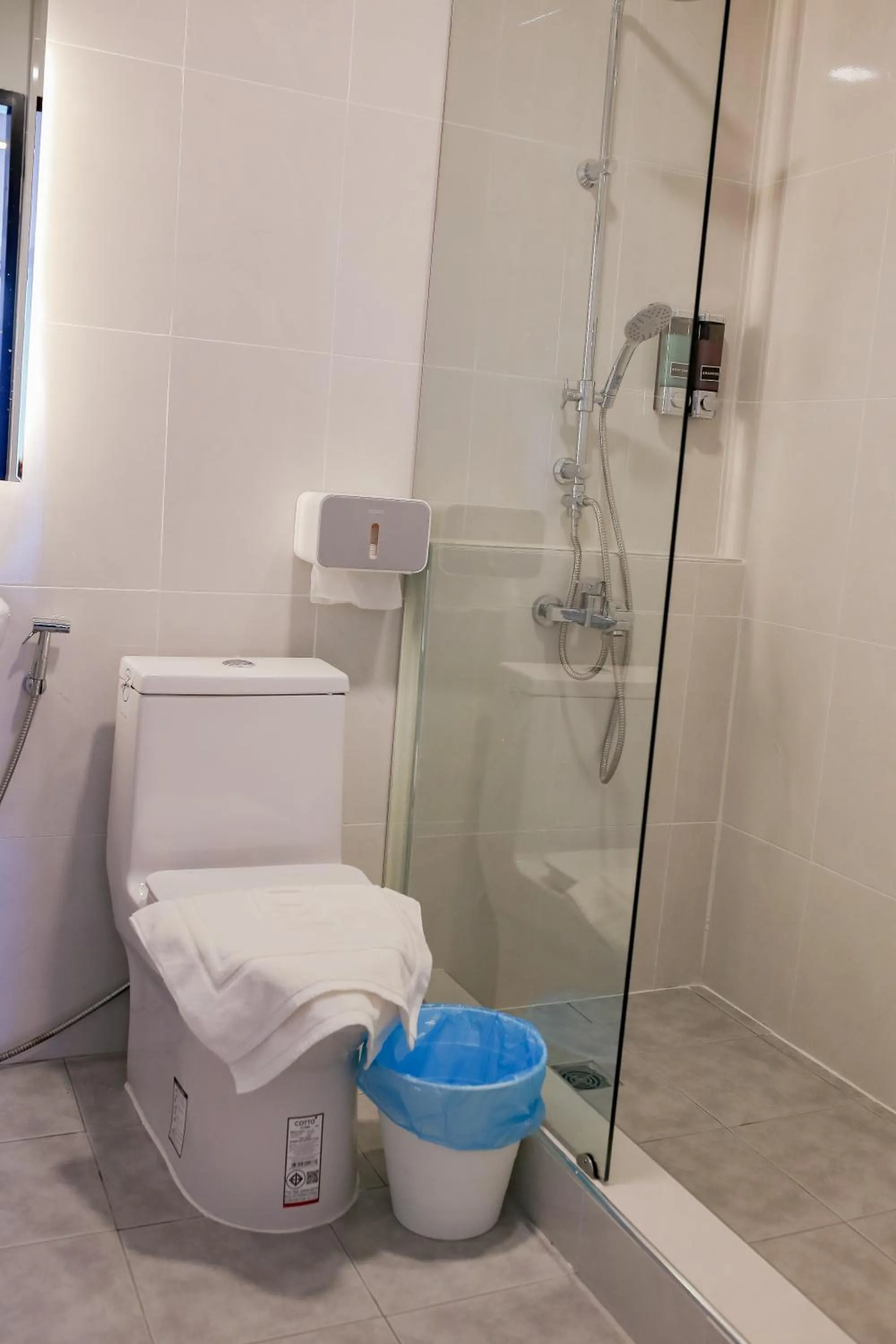 Toilet in R2 Bed and Pool Kanchanaburi