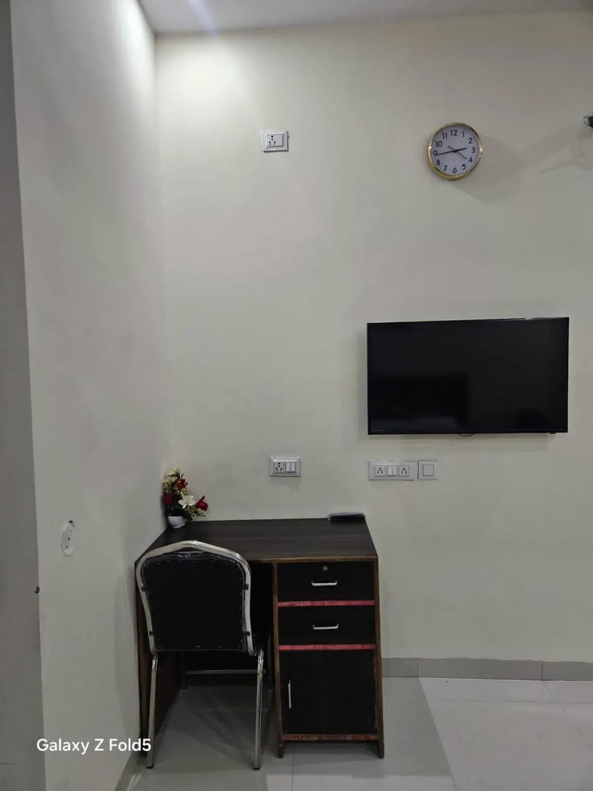 Business facilities in Ashirwaad 249