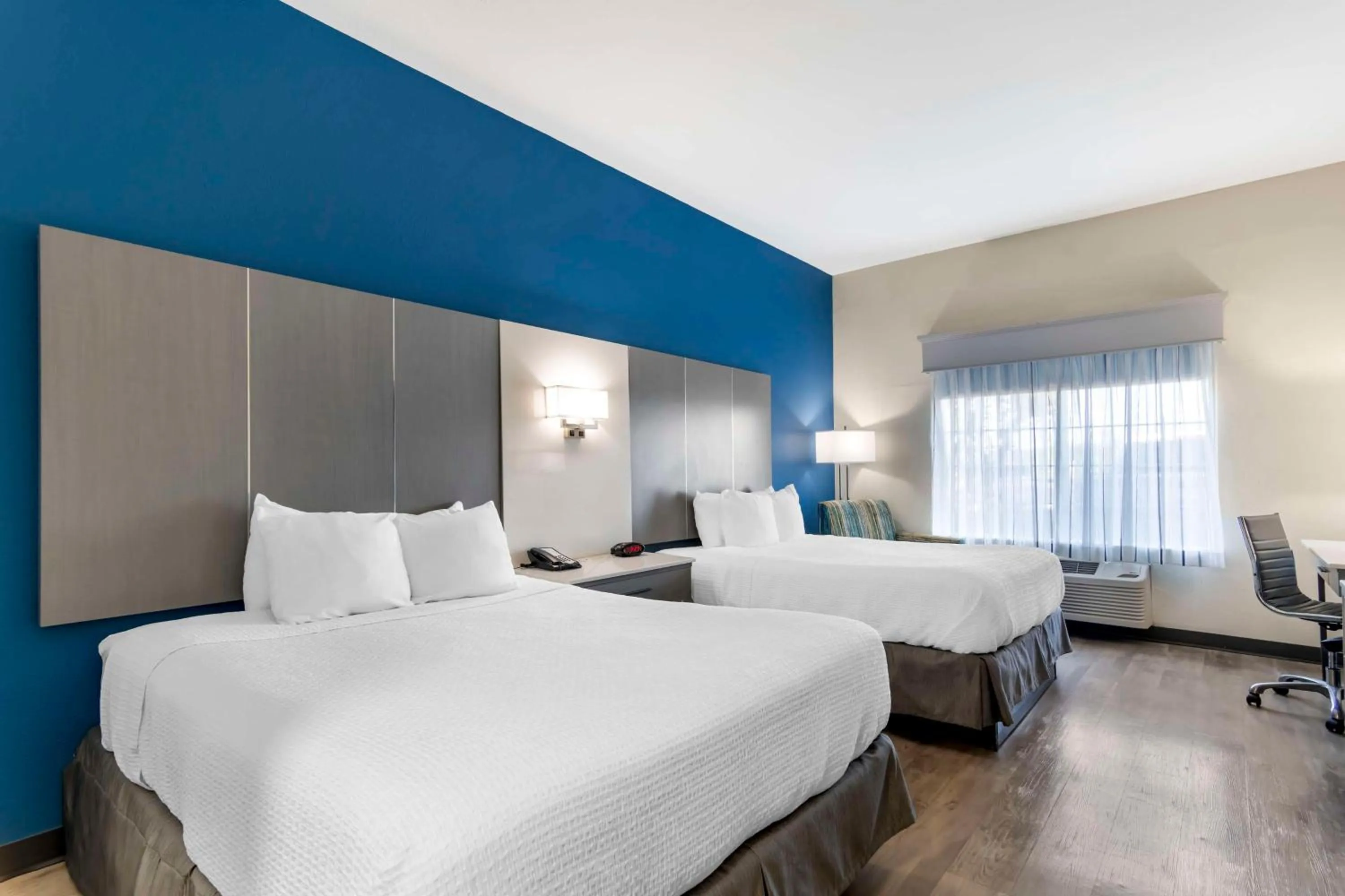 Bedroom, Bed in Best Western Plus Lake Lanier Gainesville Hotel & Suites