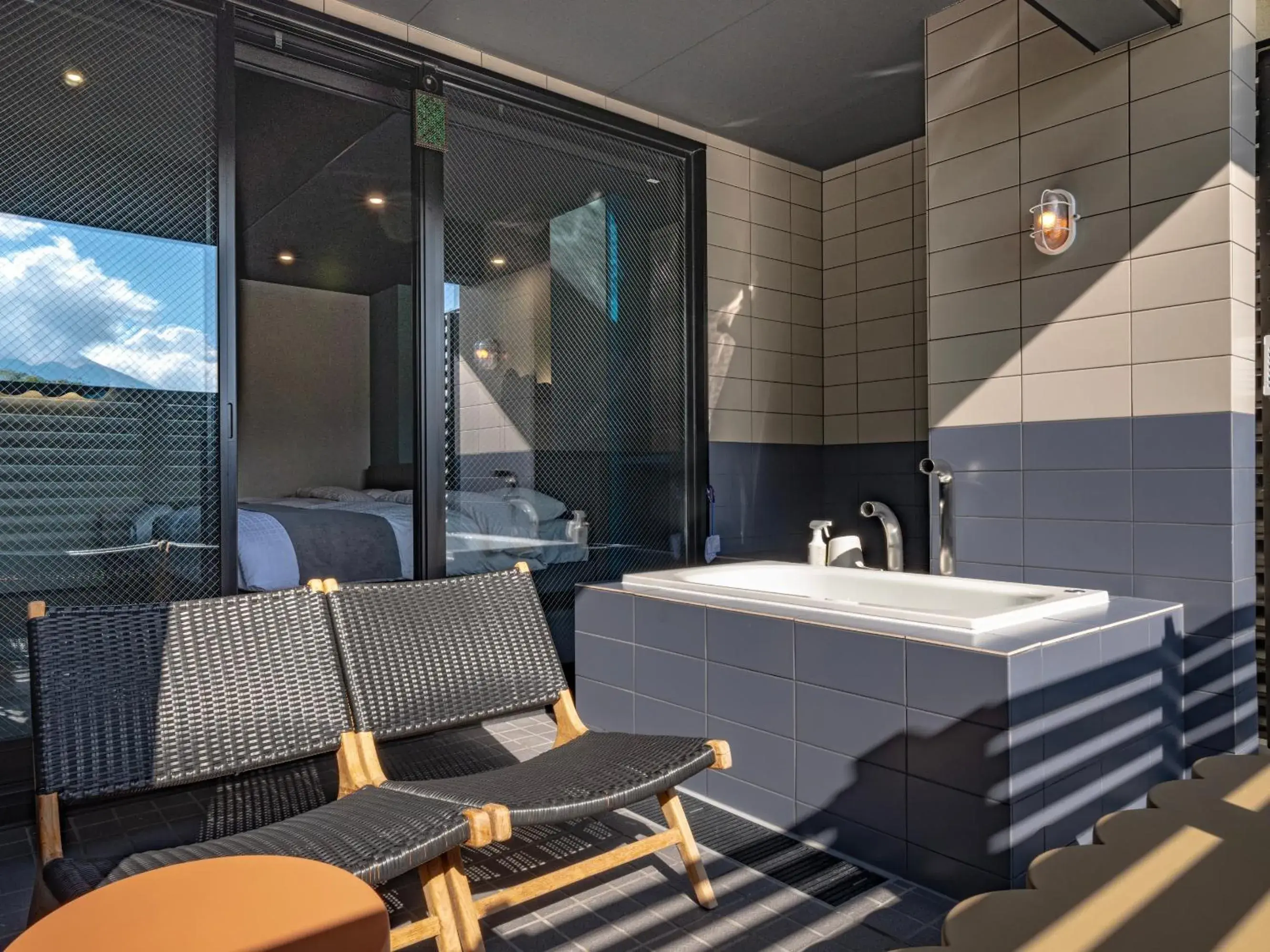 Hot Tub in Mt Fuji View and Private Sauna Ryokan Shizuku Hot Tub in Mt Fuji View and Private Sauna Ryokan Shizuku