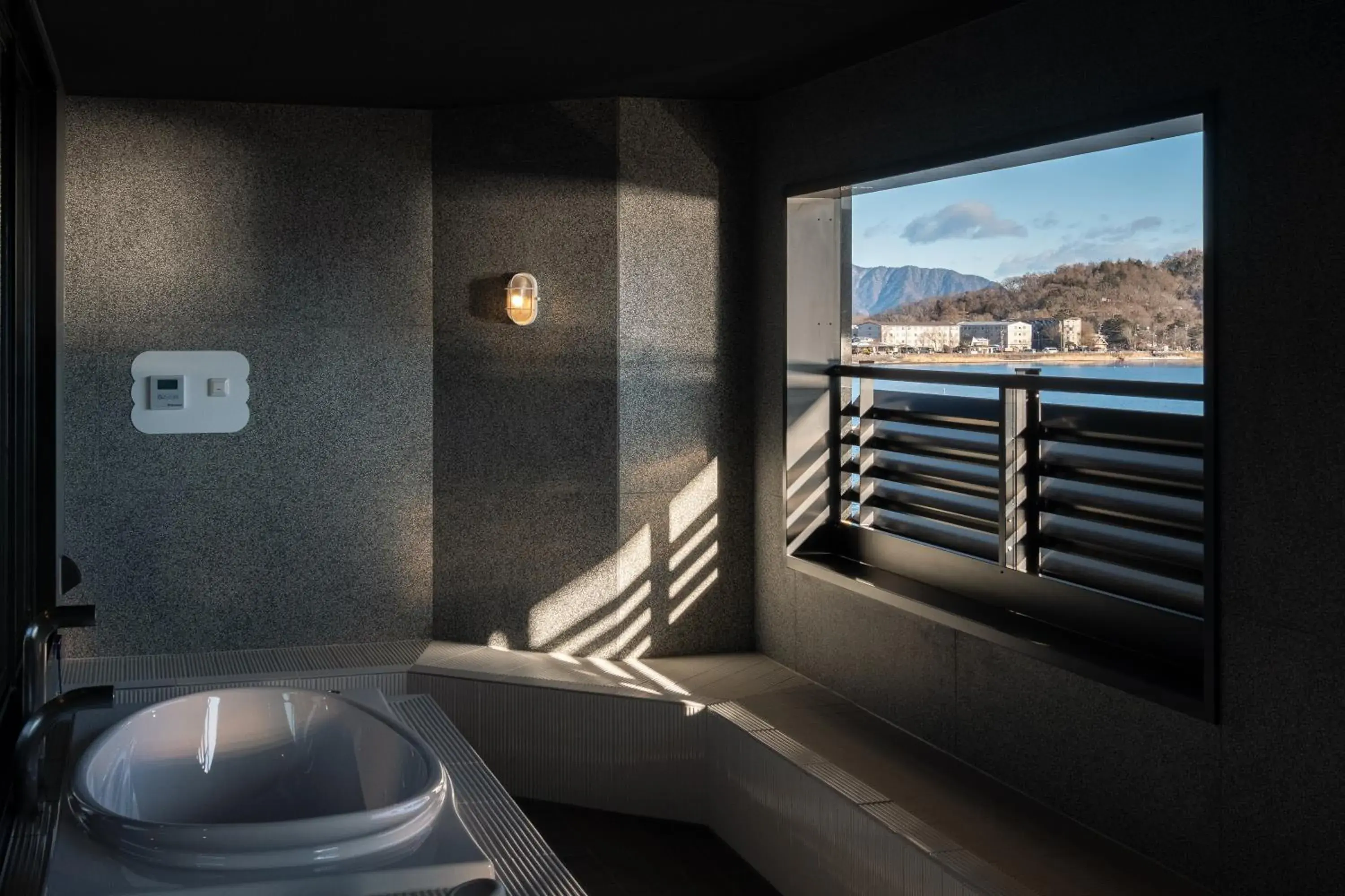 Hot Tub in Mt Fuji View and Private Sauna Ryokan Shizuku Hot Tub in Mt Fuji View and Private Sauna Ryokan Shizuku