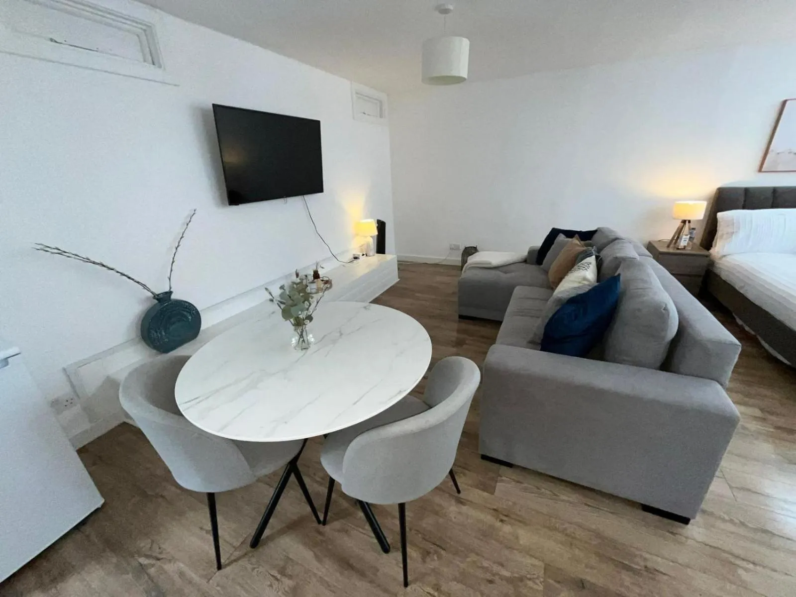 Modern studio in popular South Kensington location