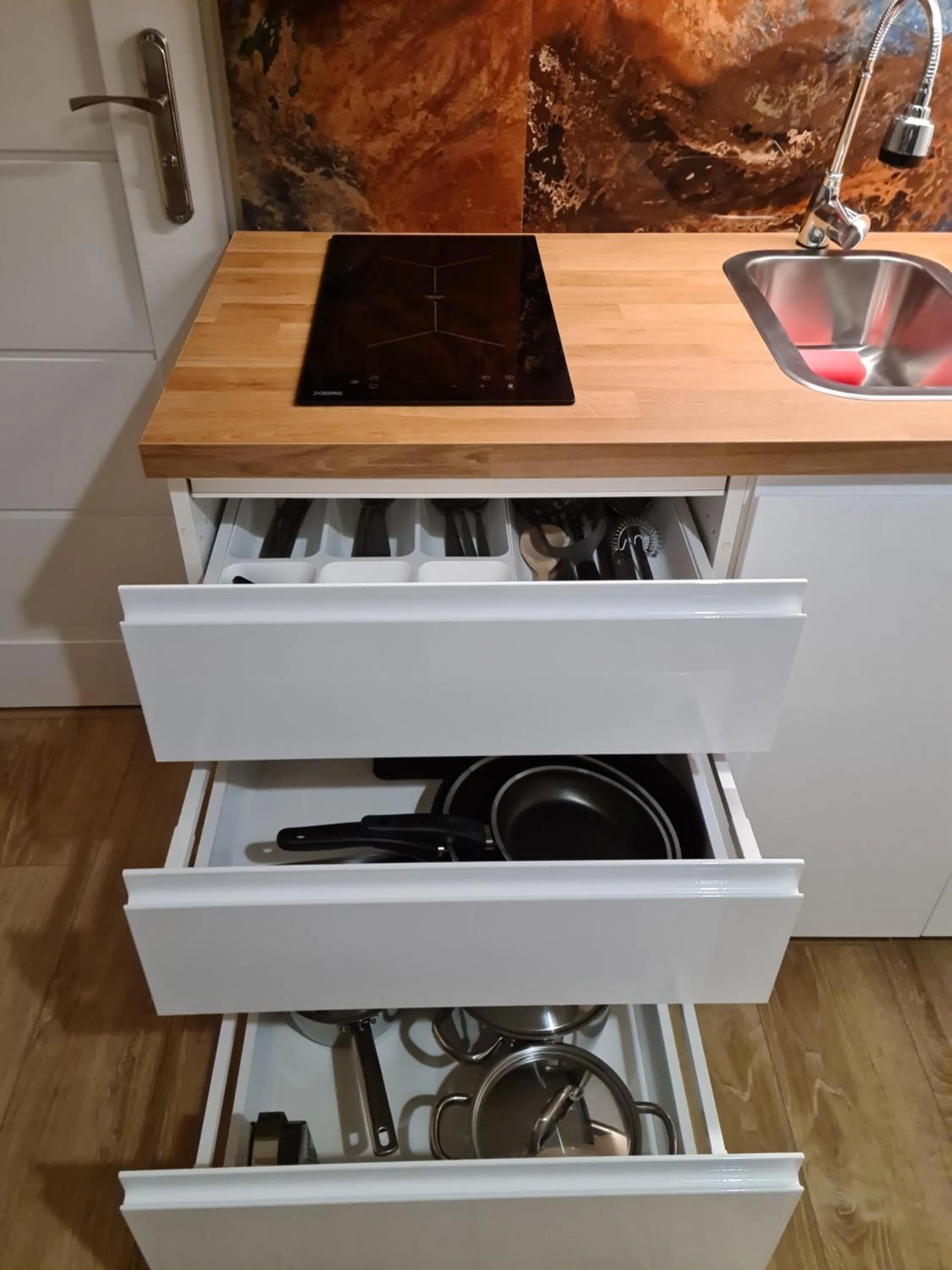 Kitchen or kitchenette in Amber Hostel