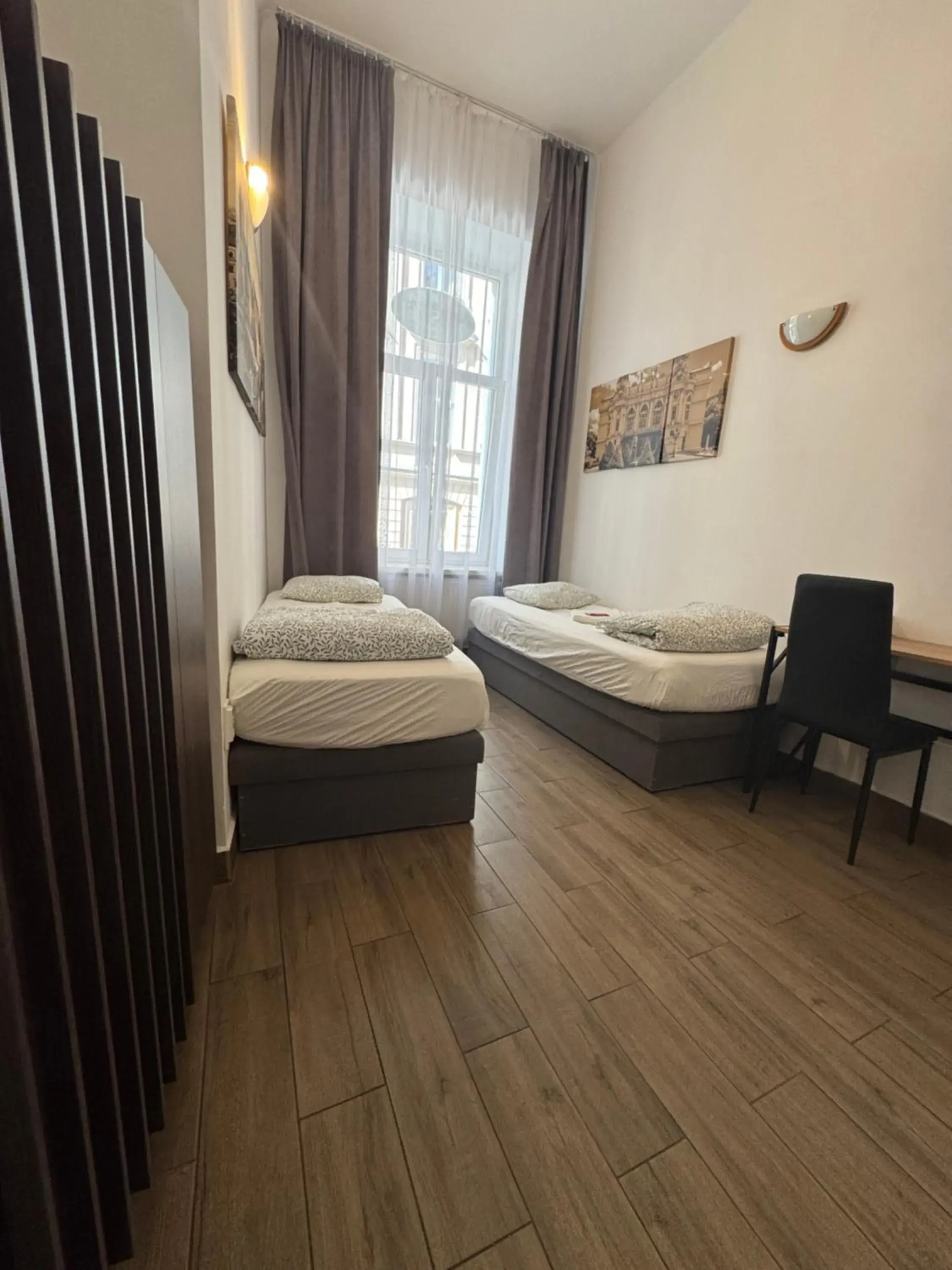 Twin Room with Private Bathroom - single occupancy in Amber Hostel Twin Room with Private Bathroom - single occupancy in Amber Hostel