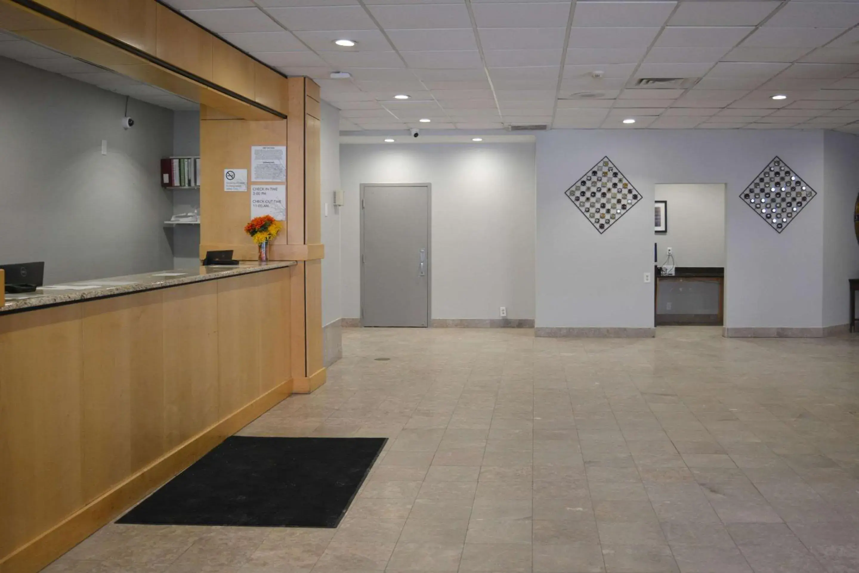 Lobby or reception in Suburban Studios East Syracuse Carrier Circle Lobby or reception in Suburban Studios East Syracuse Carrier Circle