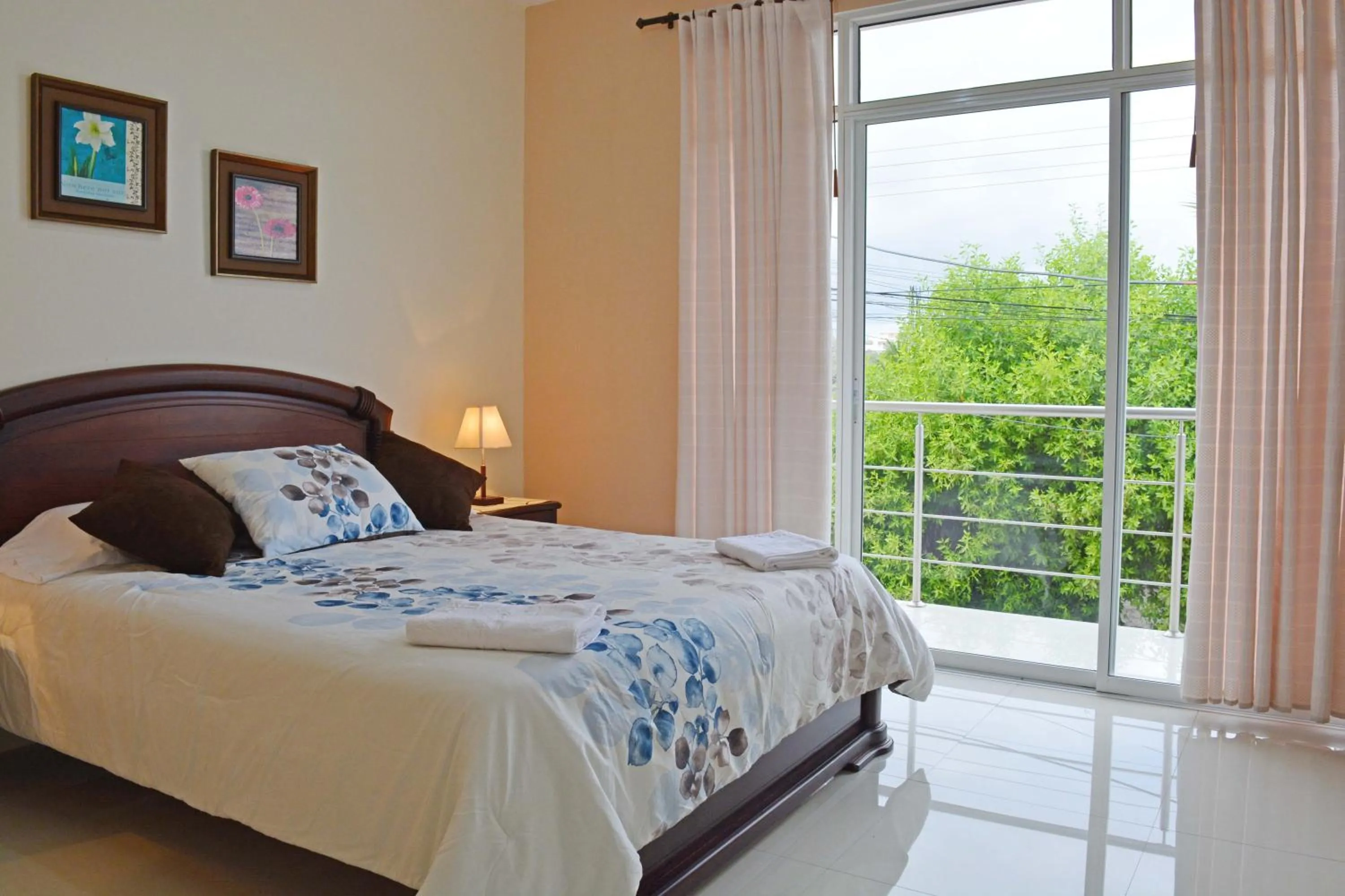 Suite with Balcony - single occupancy in Ocean Dreams Galapagos