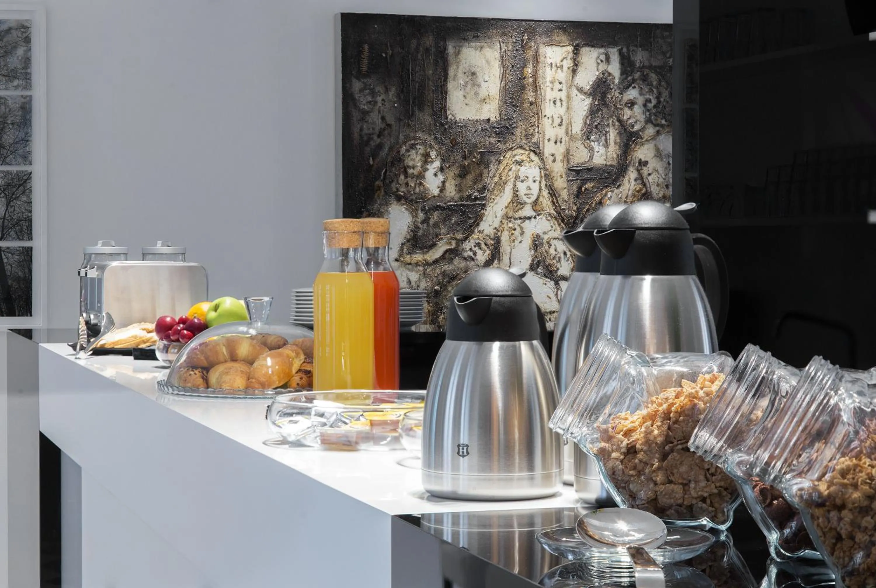 Buffet breakfast in Studio Inn Centrale & Milano Urban Padel