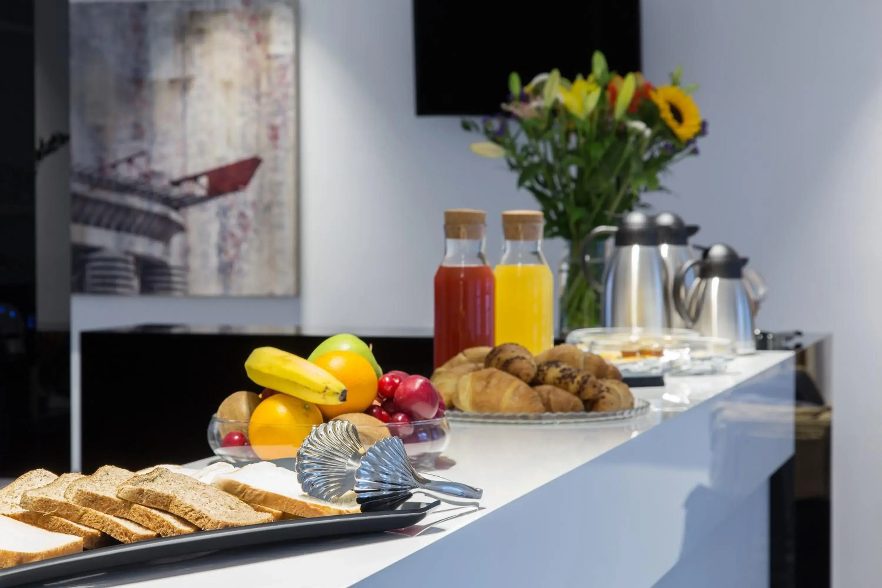 Lounge or bar in Studio Inn Centrale & Milano Urban Padel Lounge or bar in Studio Inn Centrale & Milano Urban Padel