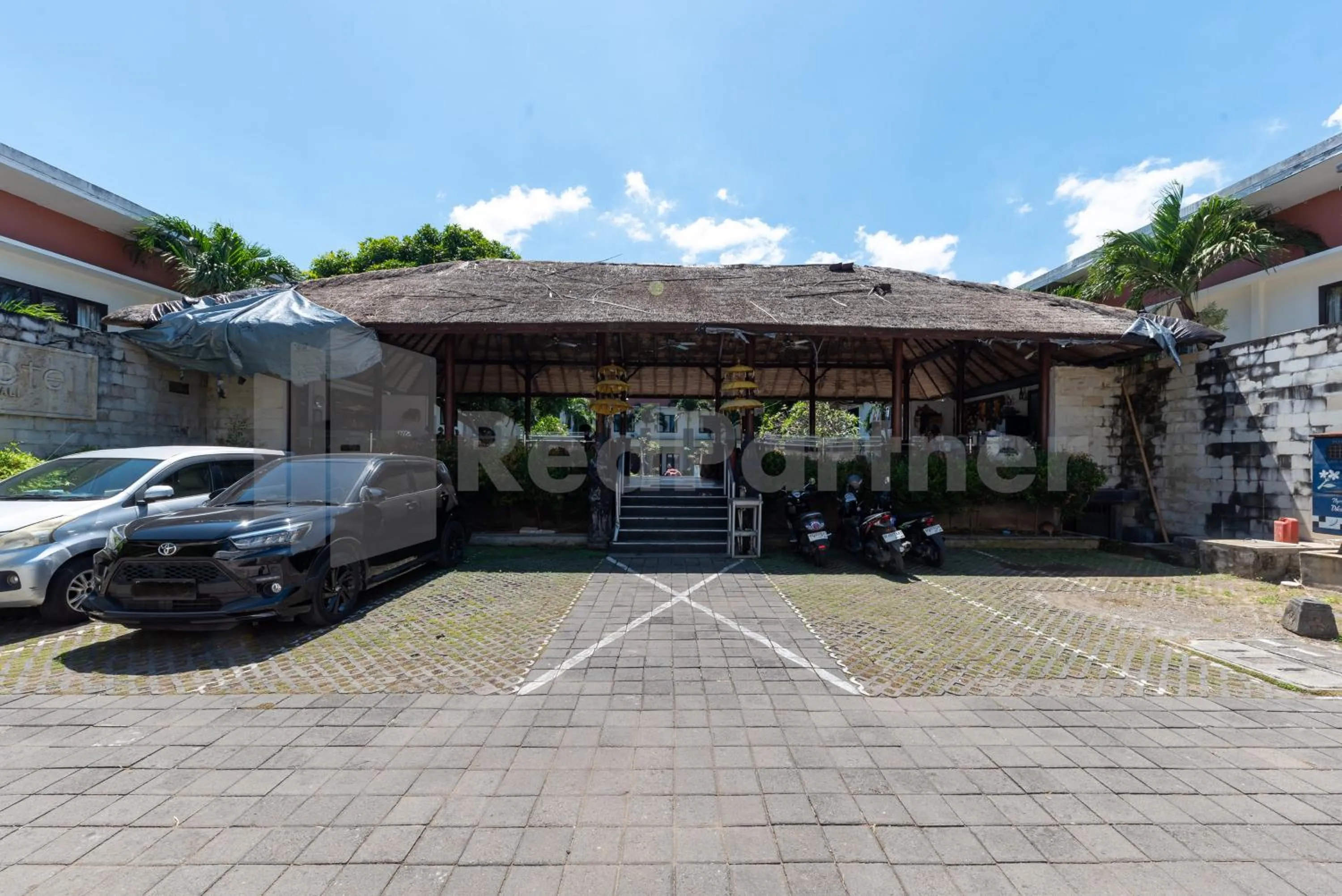 Parking in Ozz Hotel Kuta Bali manage by Ozz Group