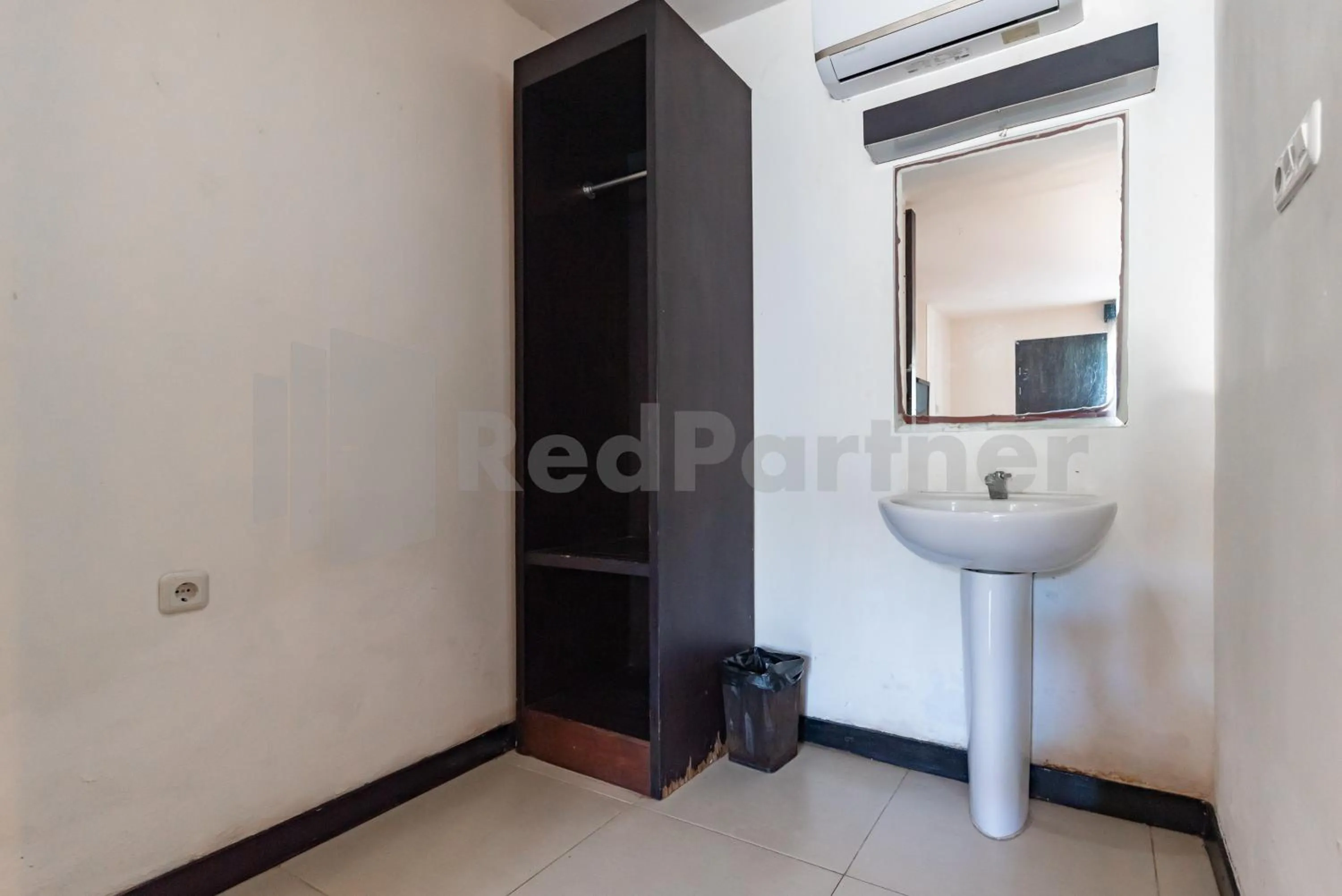 Bathroom in Ozz Hotel Kuta Bali manage by Ozz Group