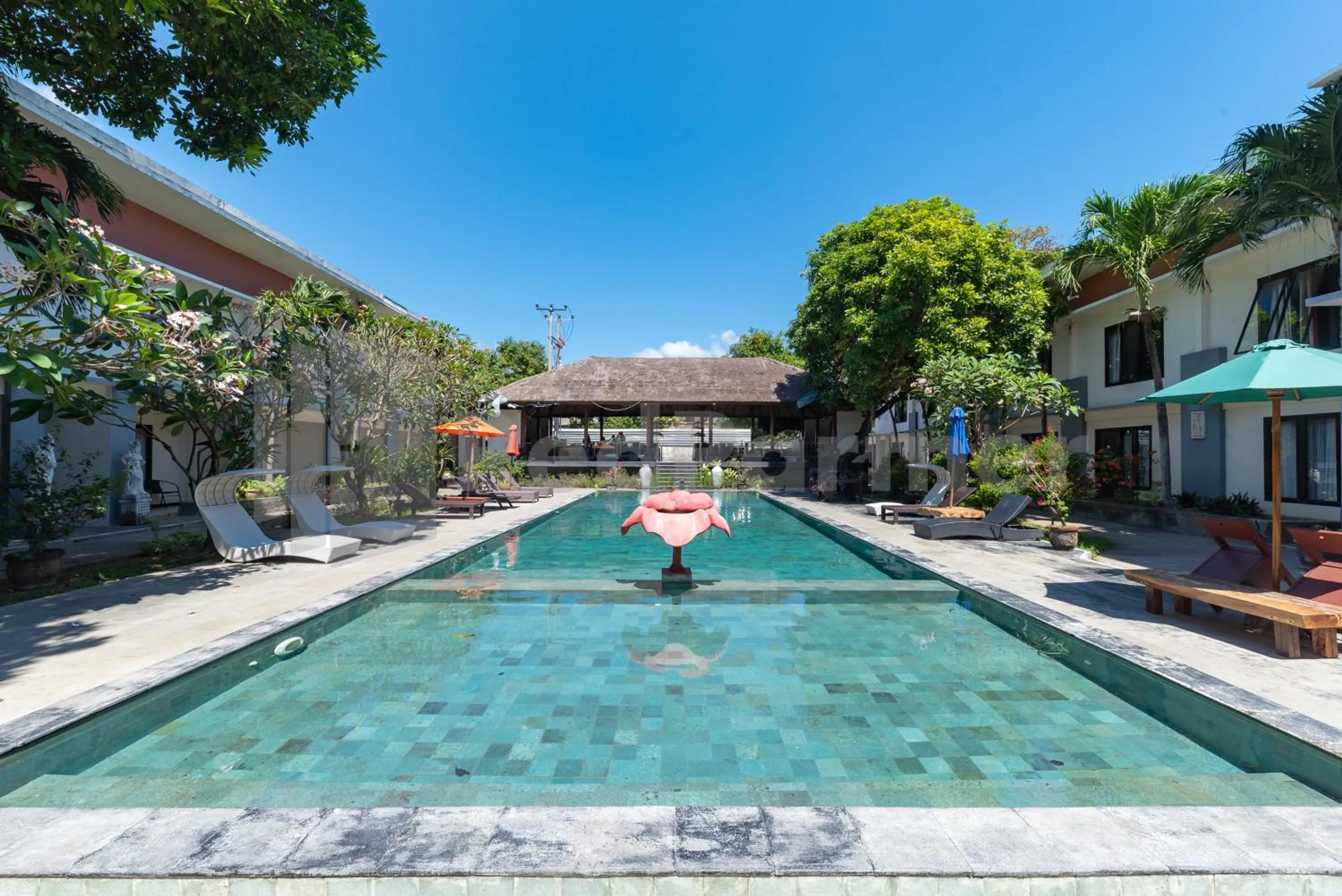 Swimming pool in Ozz Hotel Kuta Bali manage by Ozz Group
