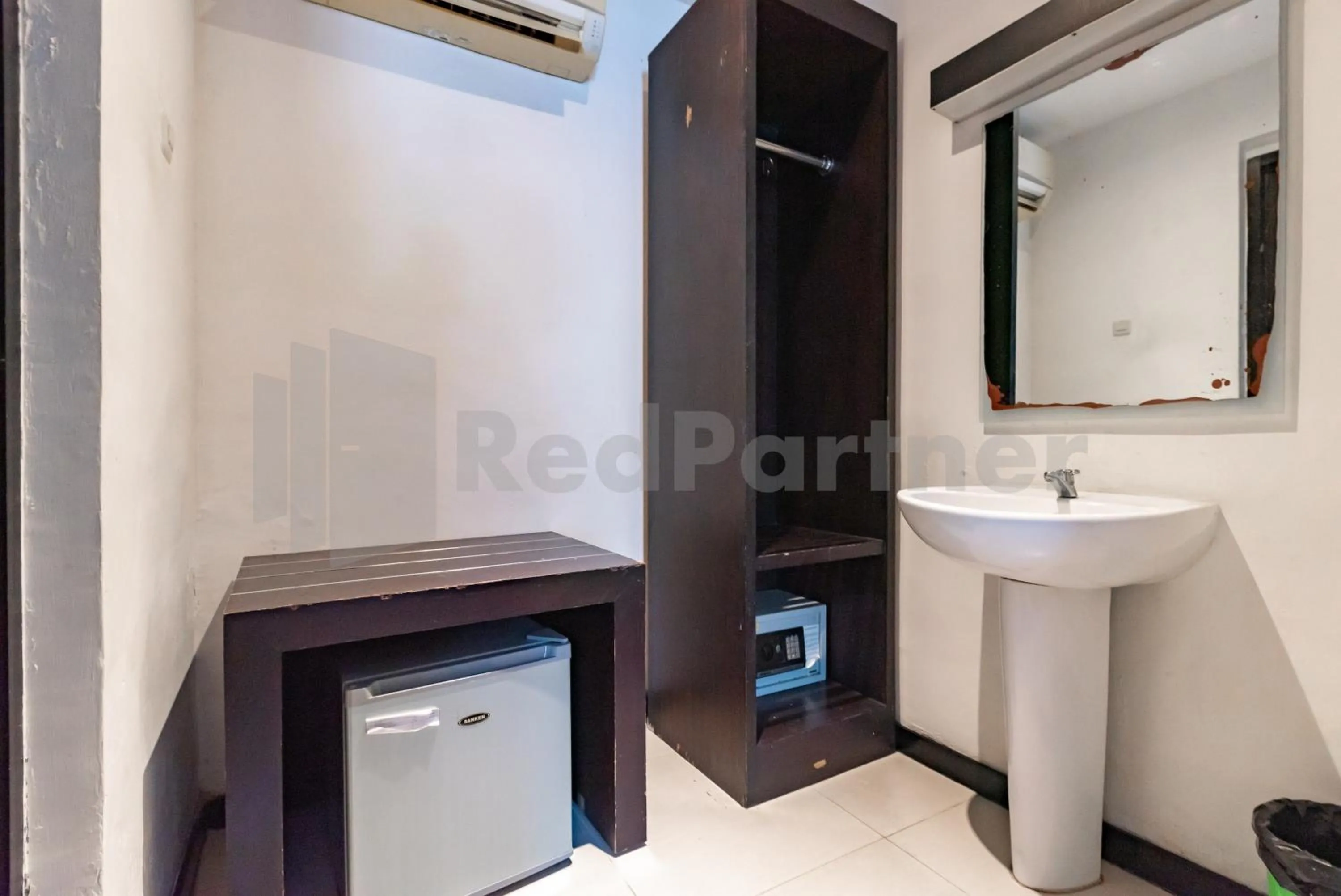 Bathroom in Ozz Hotel Kuta Bali manage by Ozz Group