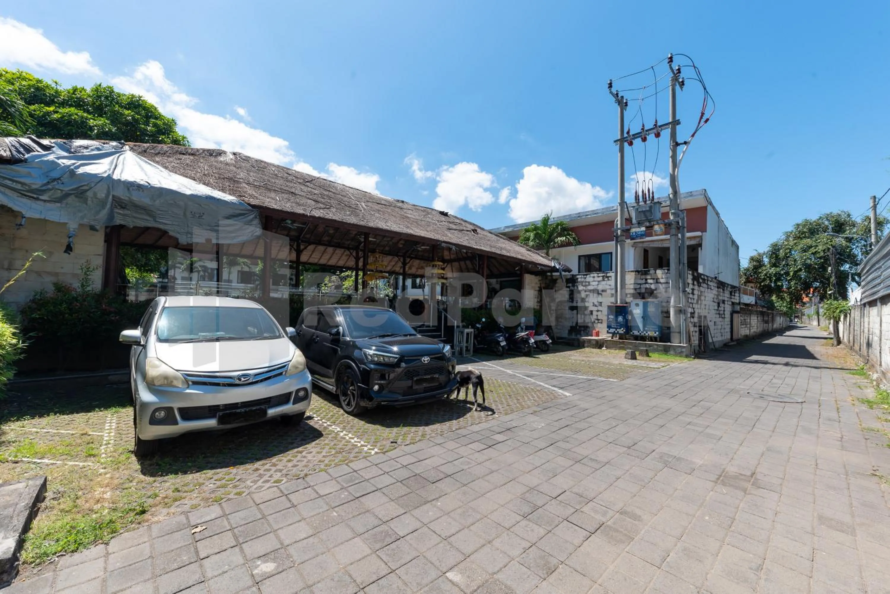 Parking in Ozz Hotel Kuta Bali manage by Ozz Group
