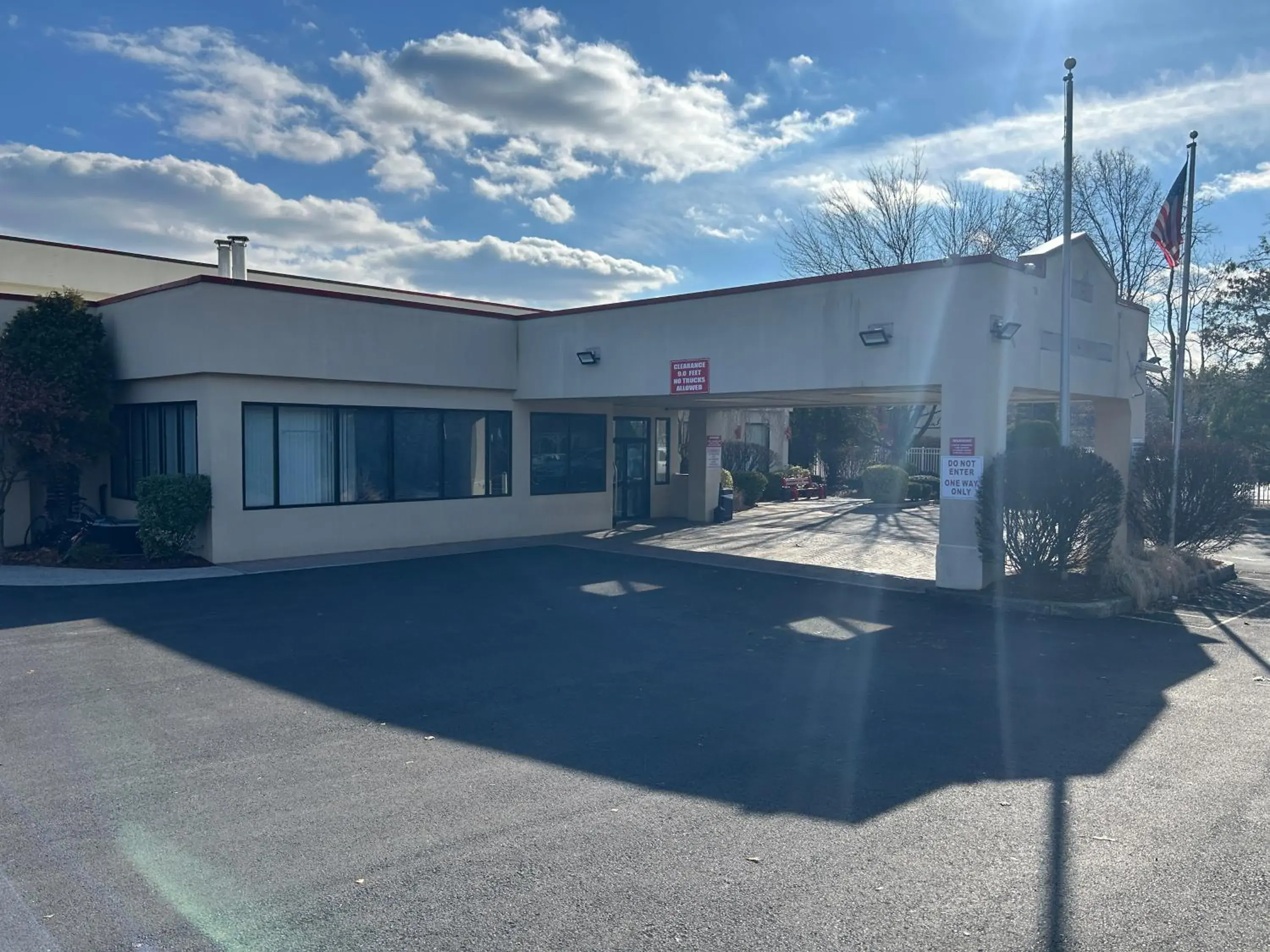 Property building in Hilltop Inn & Suites Property building in Hilltop Inn & Suites