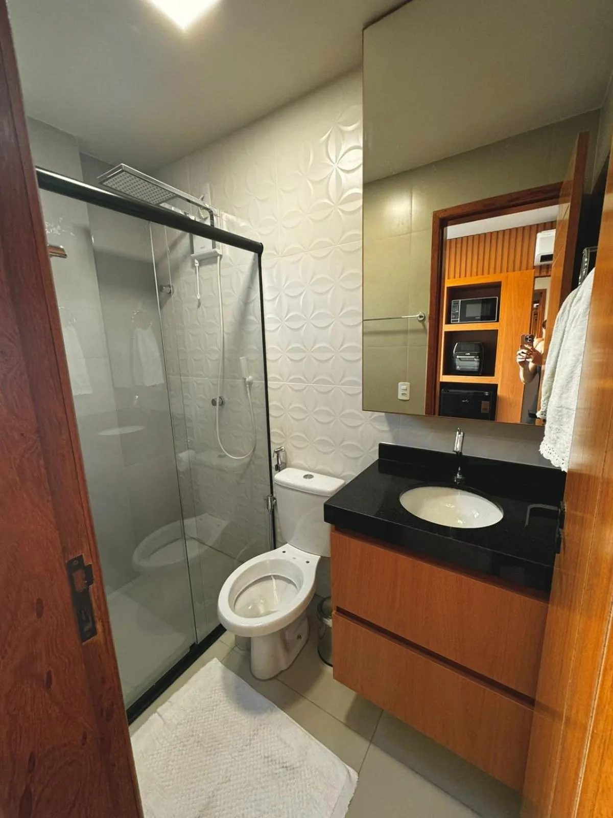 Shower in Flat Pé na Areia Iriri 204 - Seu refúgio na Praia