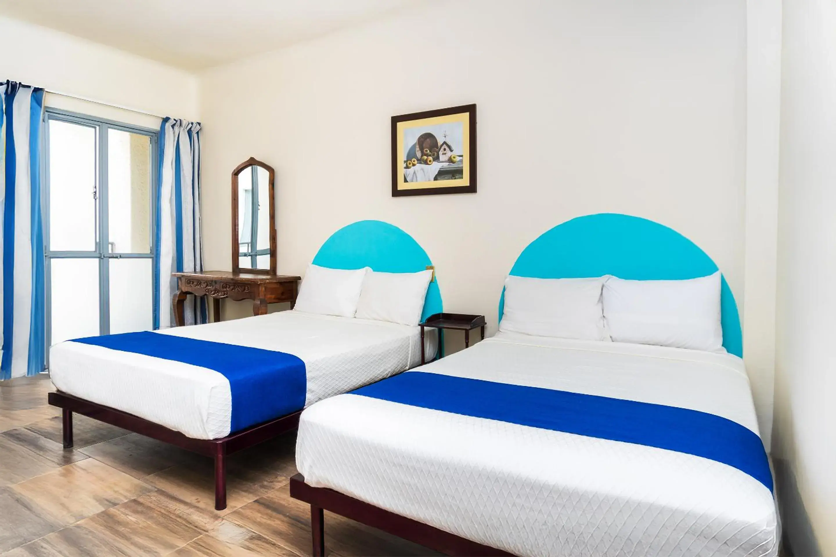 Bedroom, Bed in Capital O Nueva York, Guadalajara centro downtown Bedroom, Bed in Capital O Nueva York, Guadalajara centro downtown