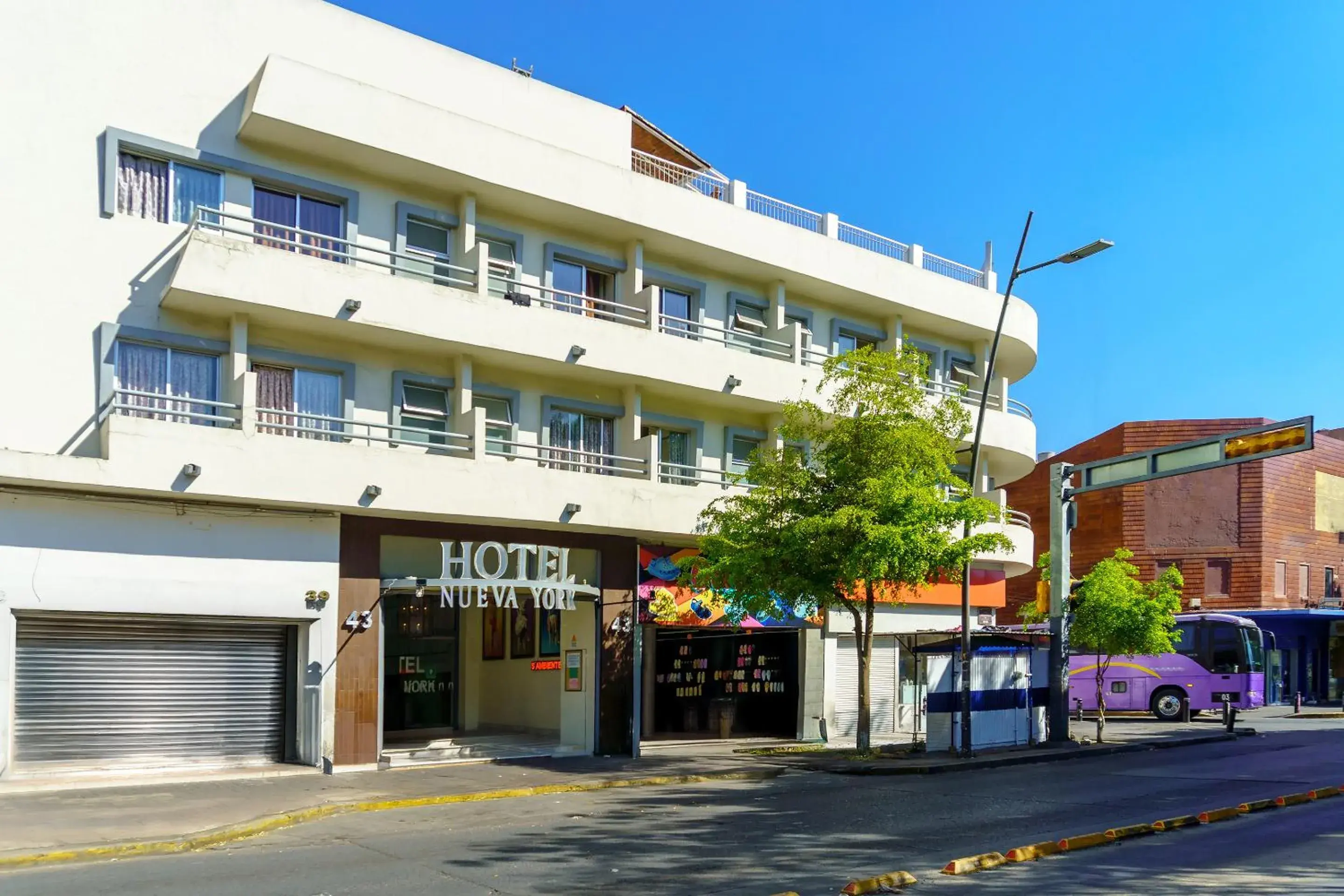 Property building in Capital O Nueva York, Guadalajara centro downtown Property building in Capital O Nueva York, Guadalajara centro downtown