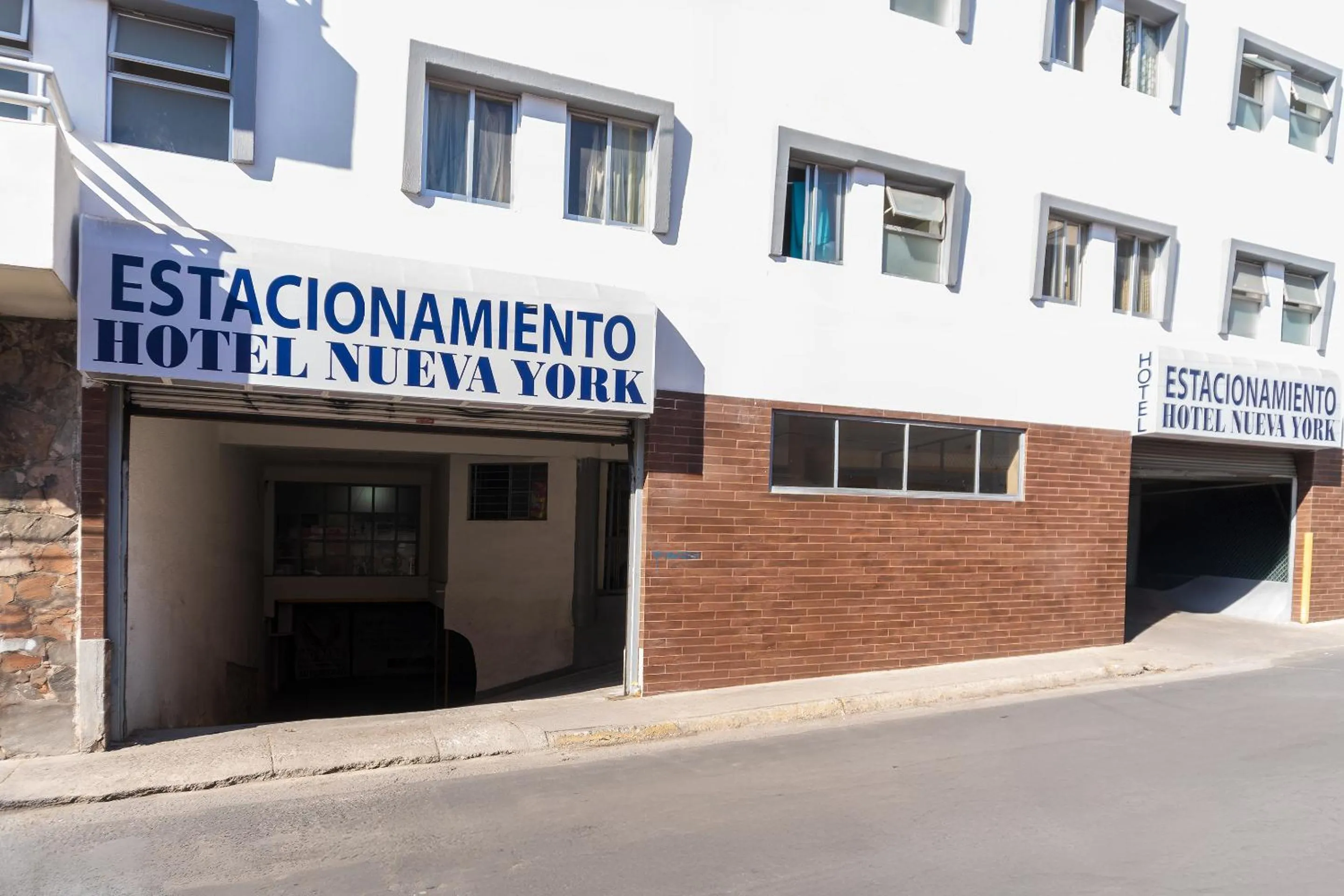 Parking in Capital O Nueva York, Guadalajara centro downtown