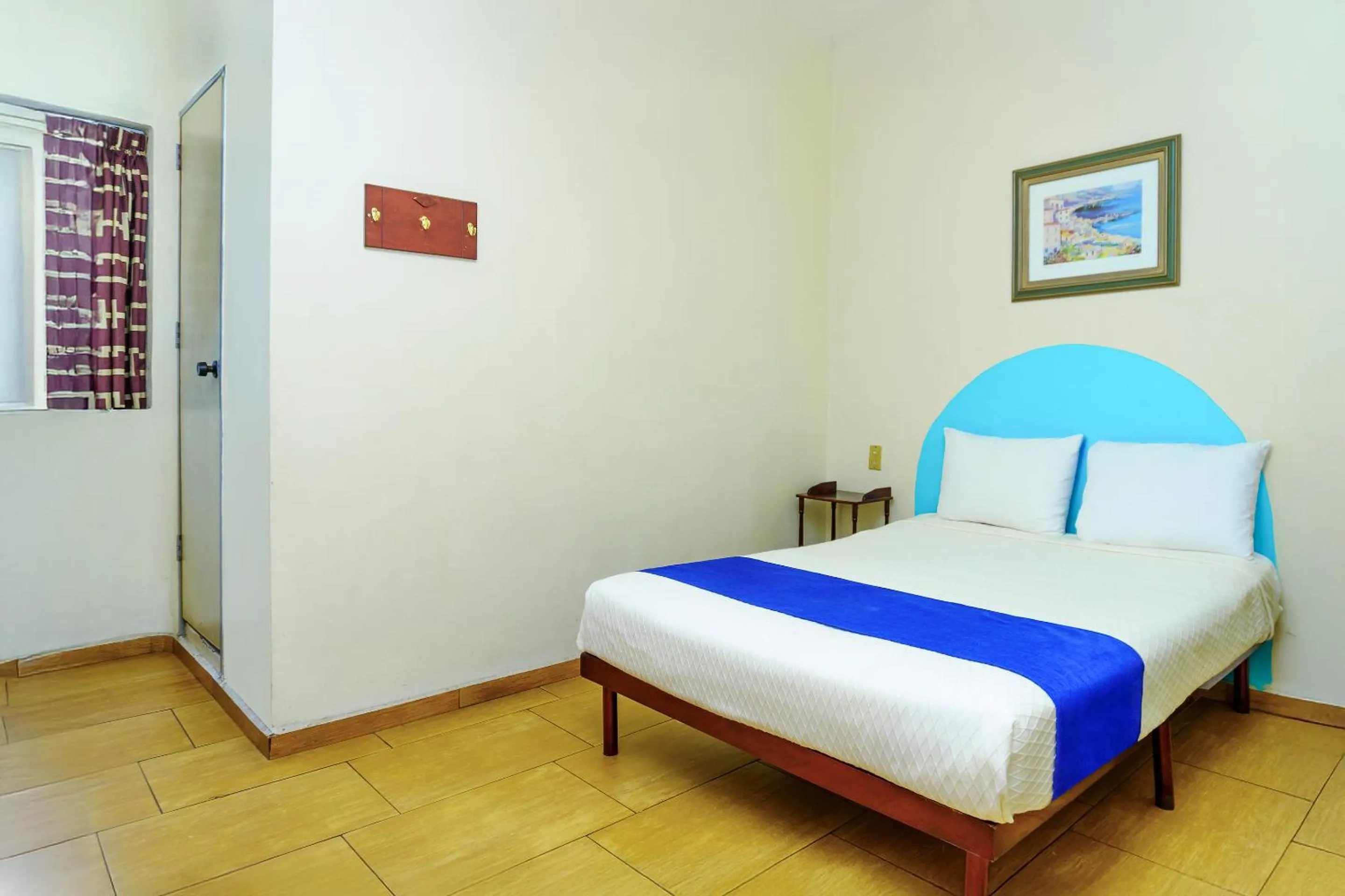 Bedroom, Bed in Capital O Nueva York, Guadalajara centro downtown