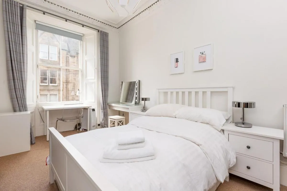 Spacious 3 bed home in Marchmont