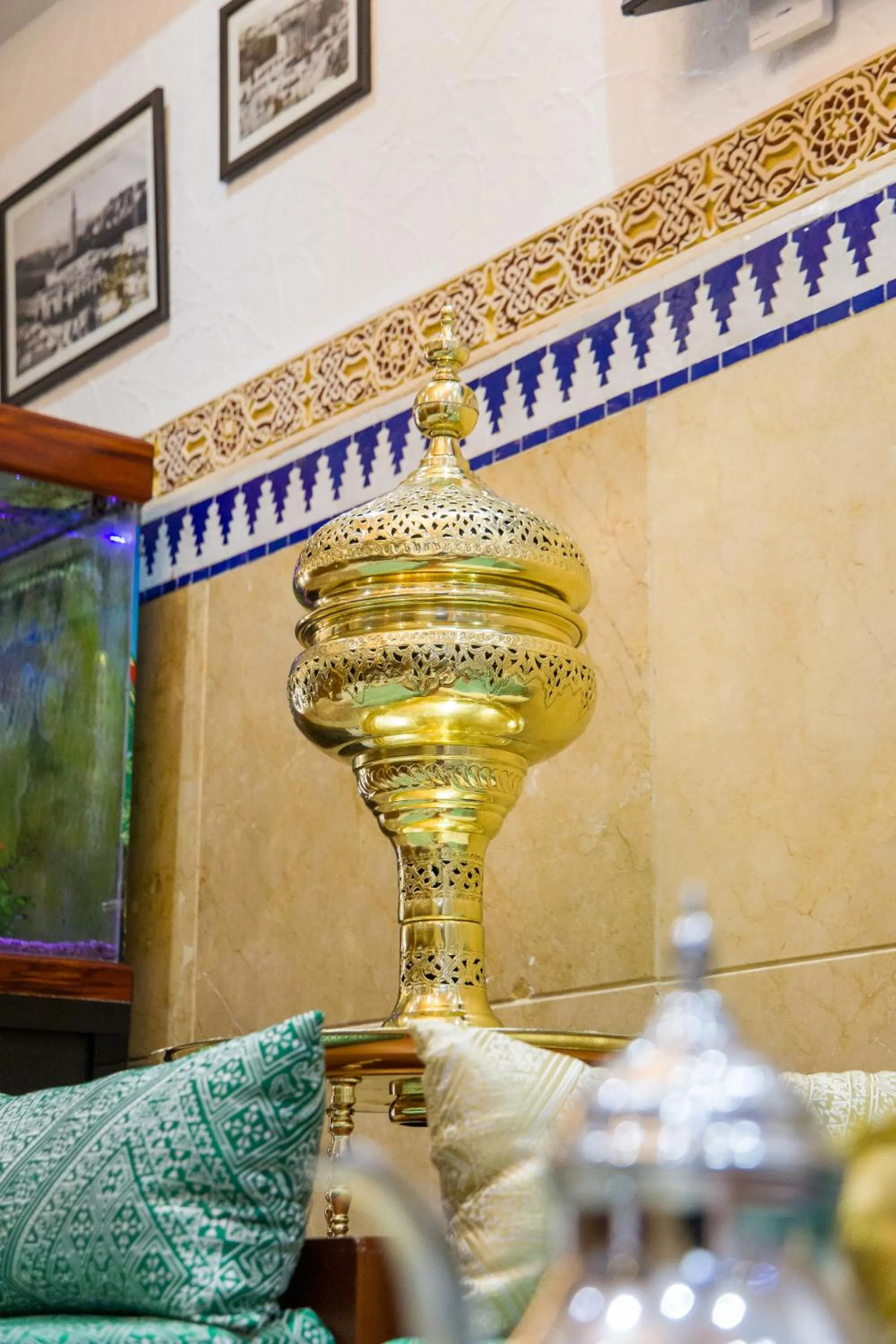 Seating area in Mamora Bay