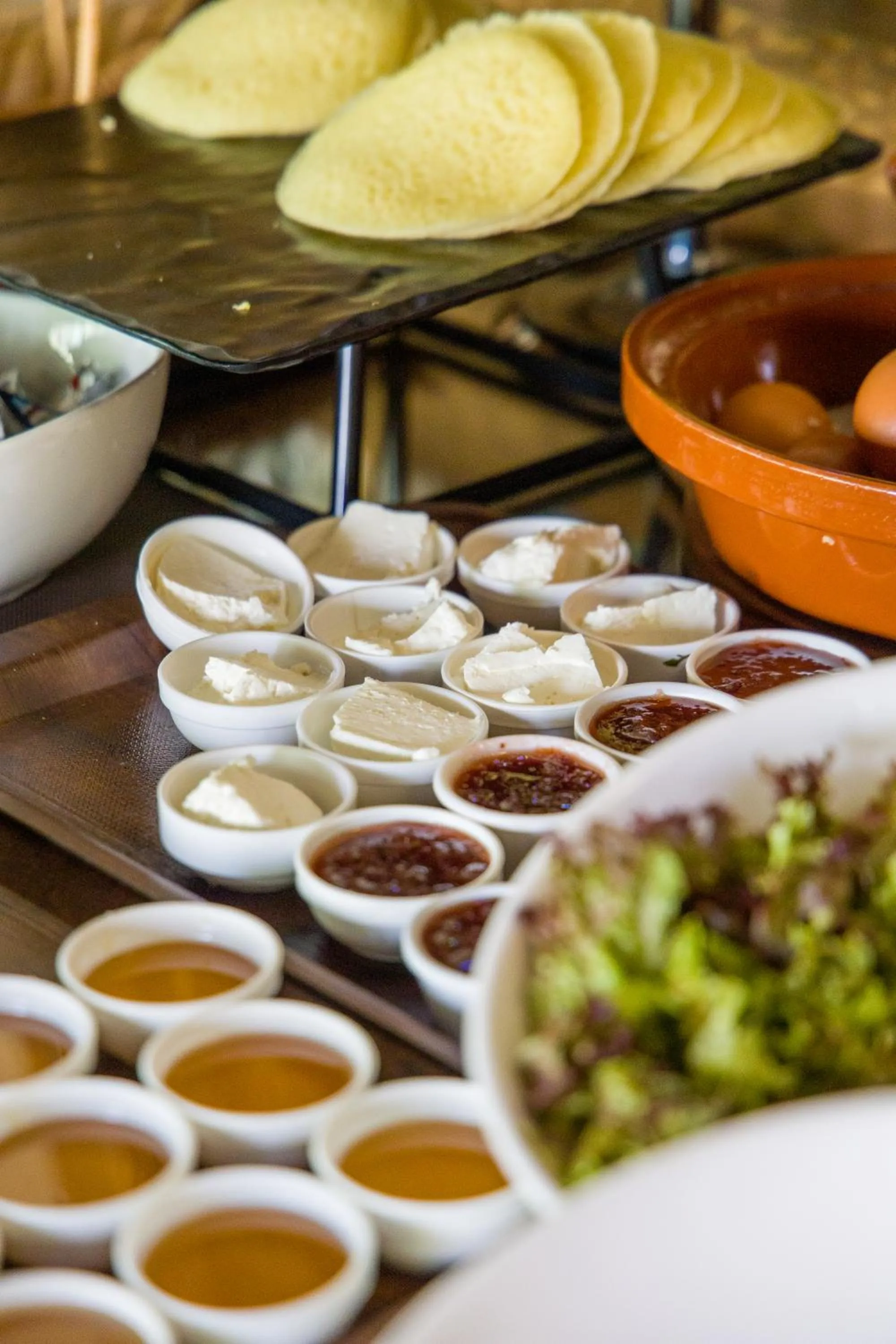 Buffet breakfast in Mamora Bay