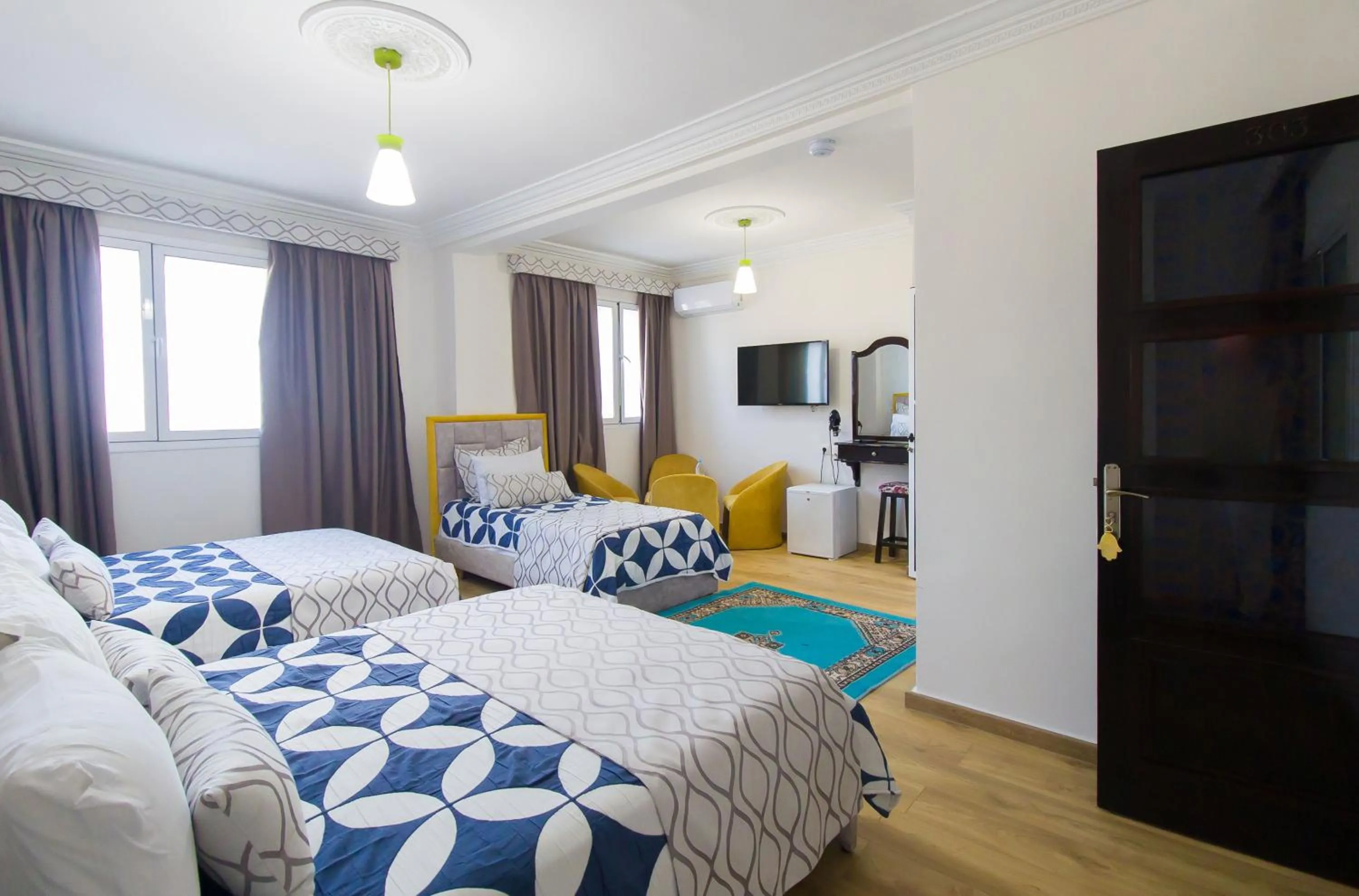 Photo of the whole room, Bed in Mamora Bay