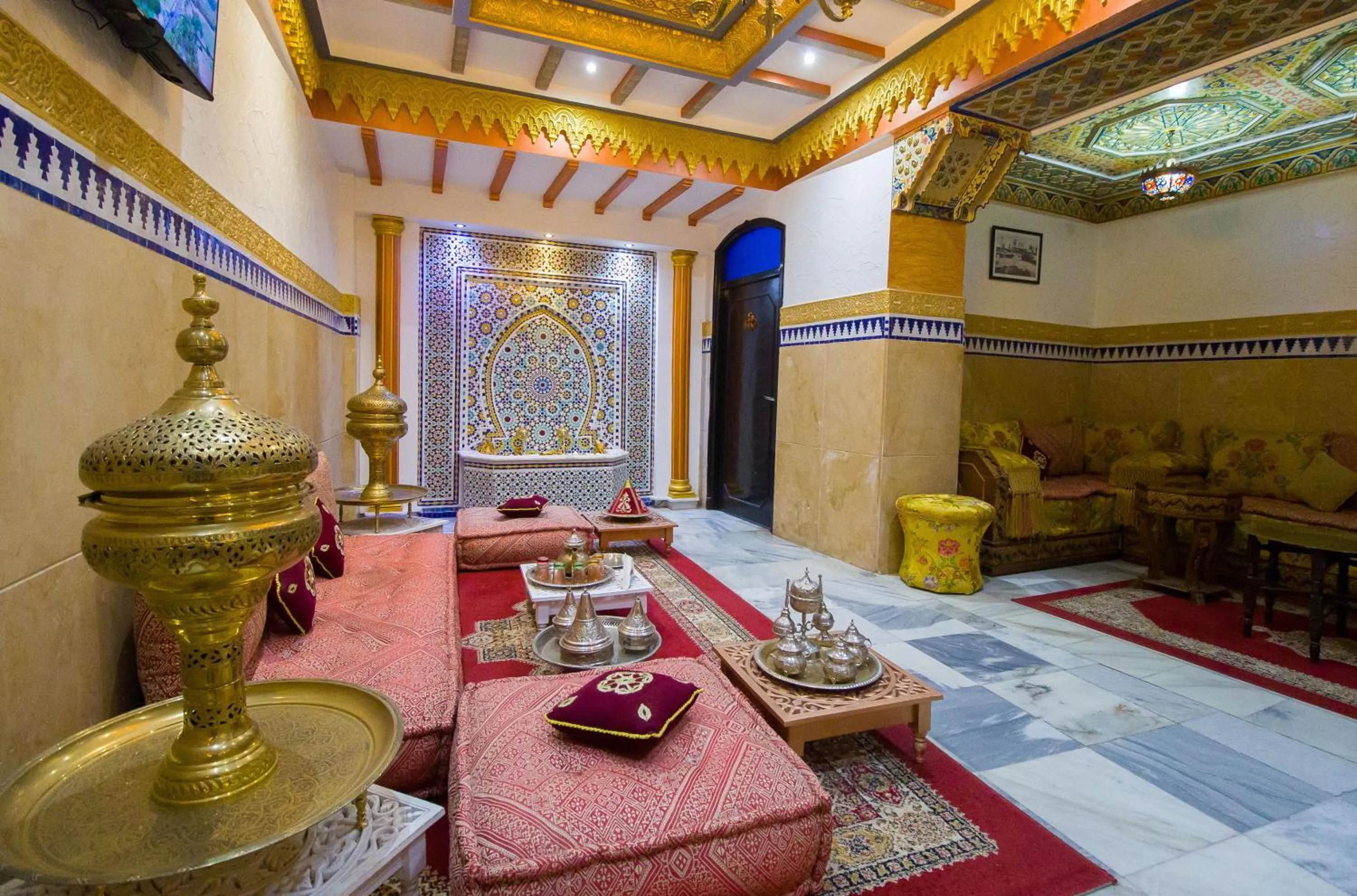 Seating area in Mamora Bay