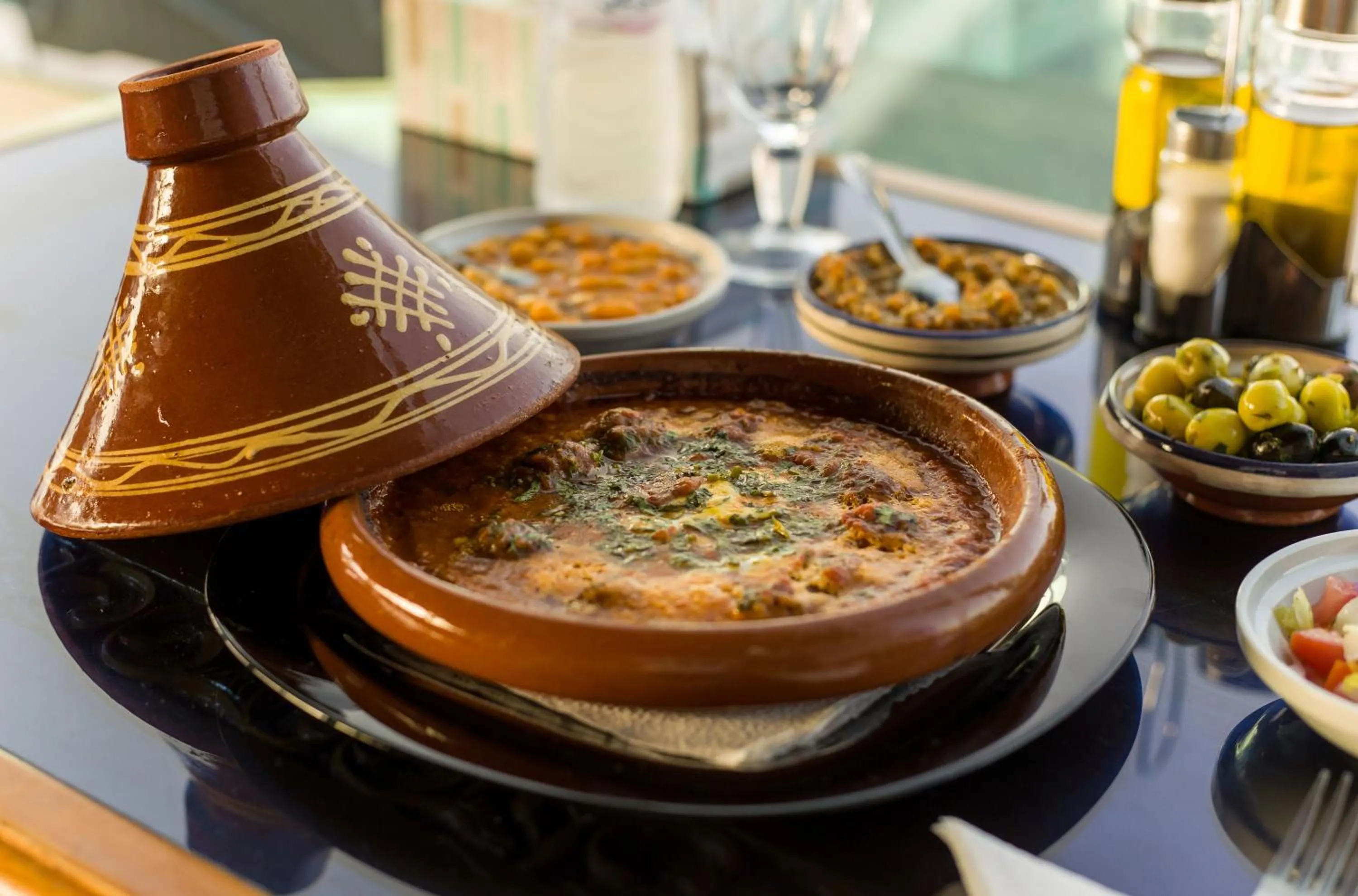 Restaurant/places to eat in Mamora Bay