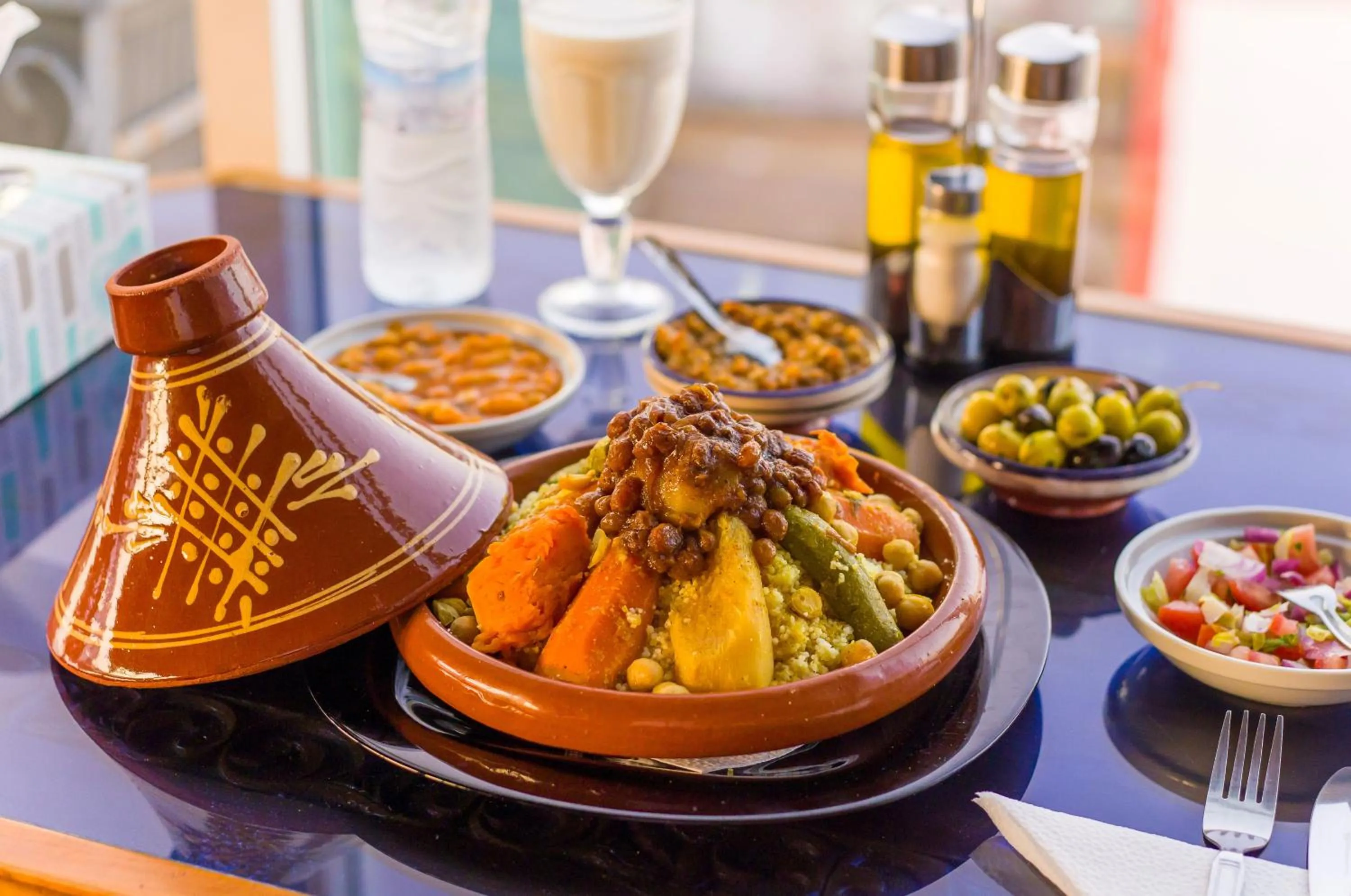 Restaurant/places to eat in Mamora Bay