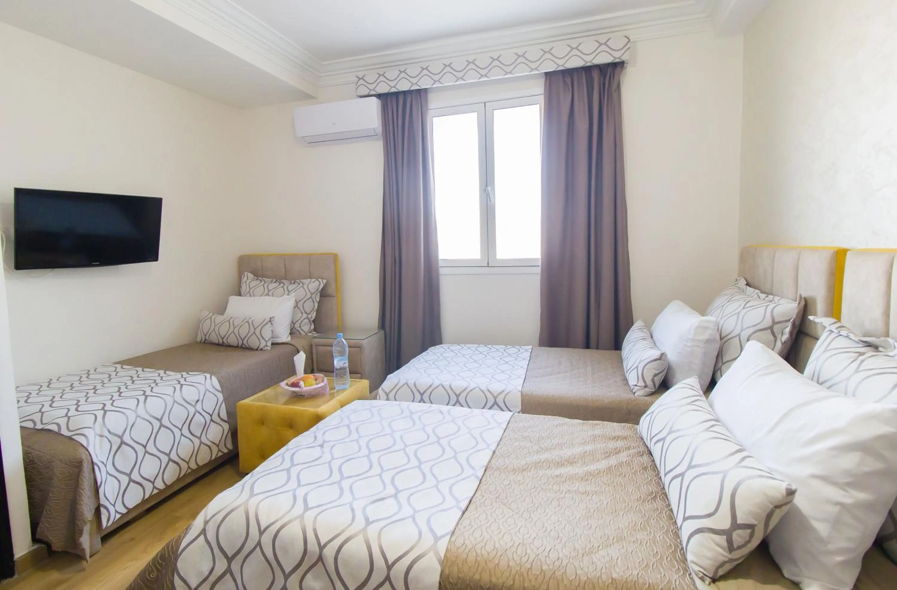 Photo of the whole room, Bed in Mamora Bay