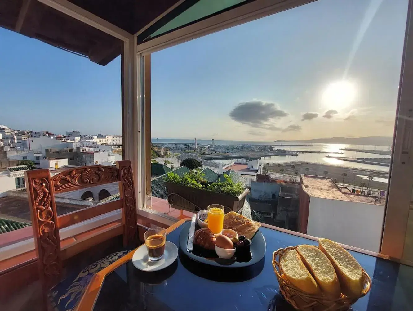 Food and drinks in Mamora Bay Food and drinks in Mamora Bay